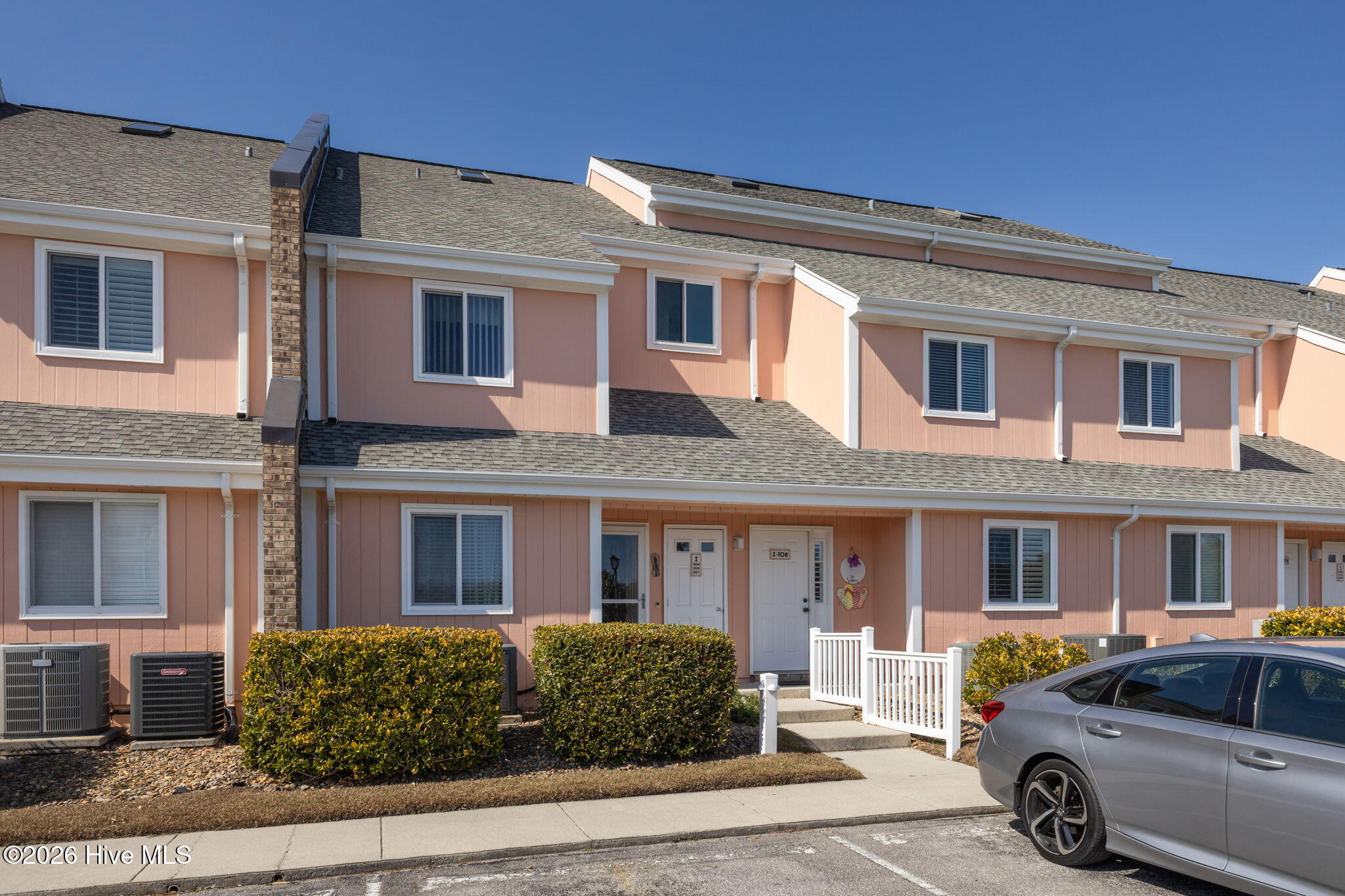 100559007 | Photo 21