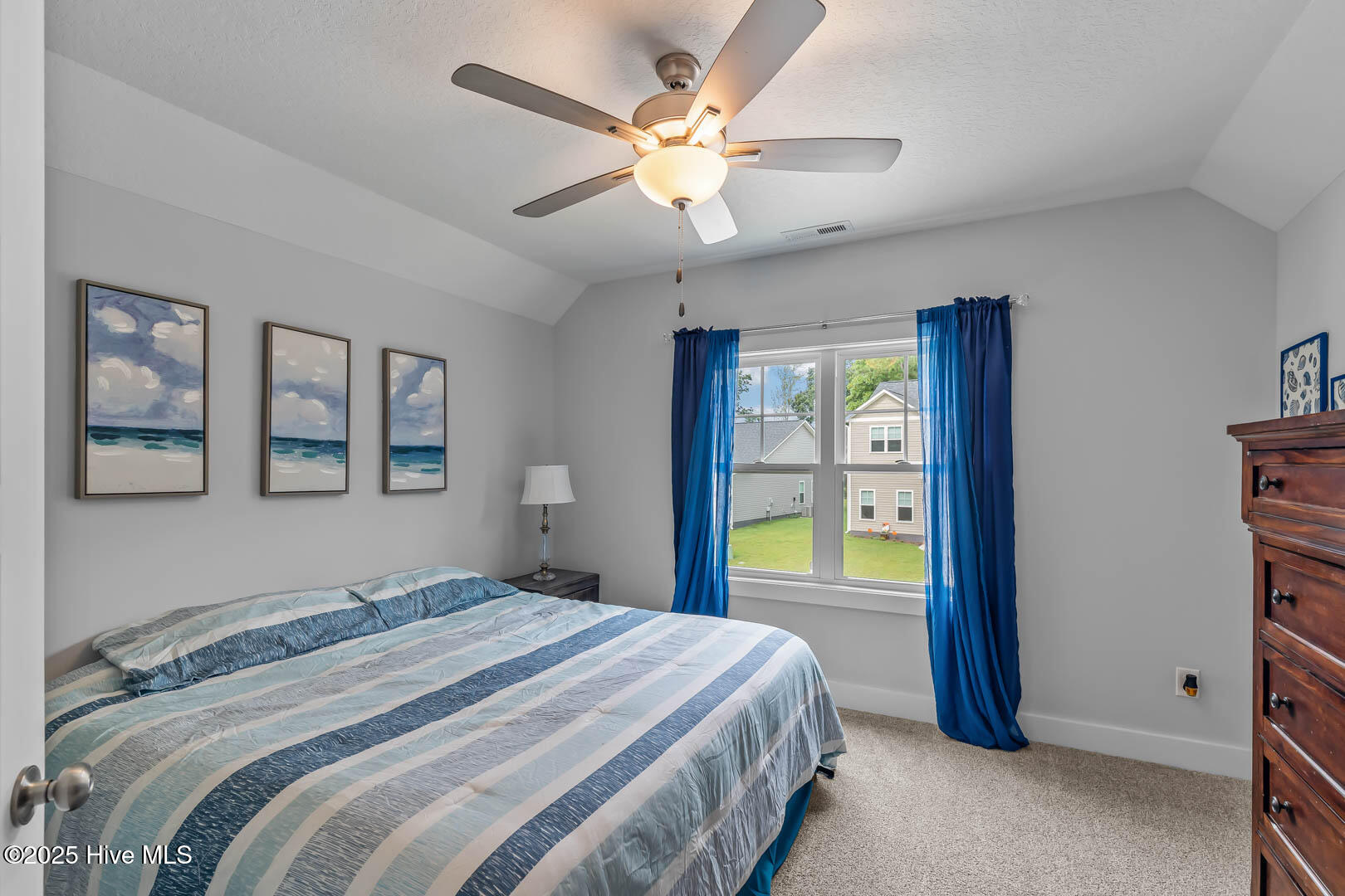 100544097 | Photo 54