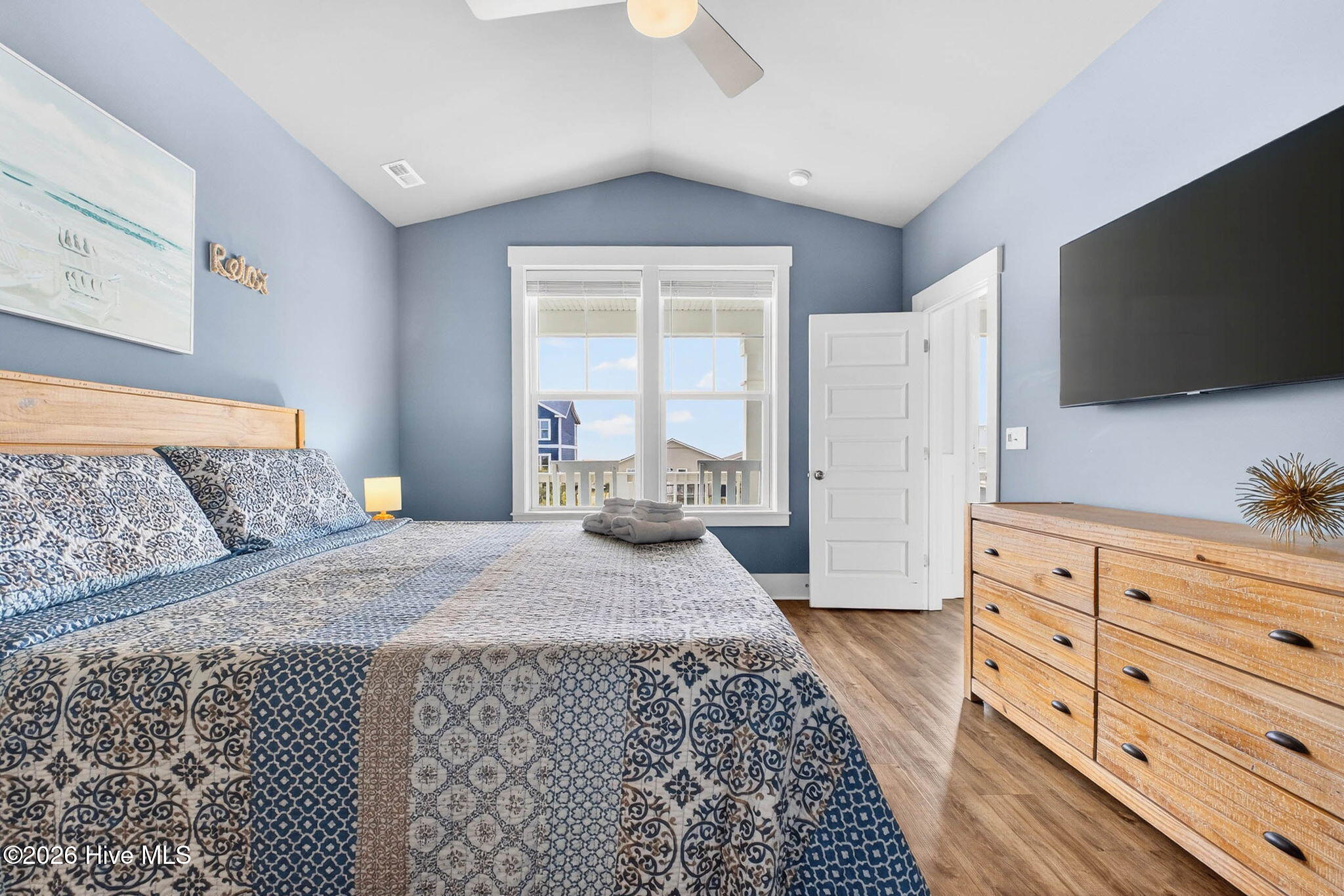 100565518 | Photo 40