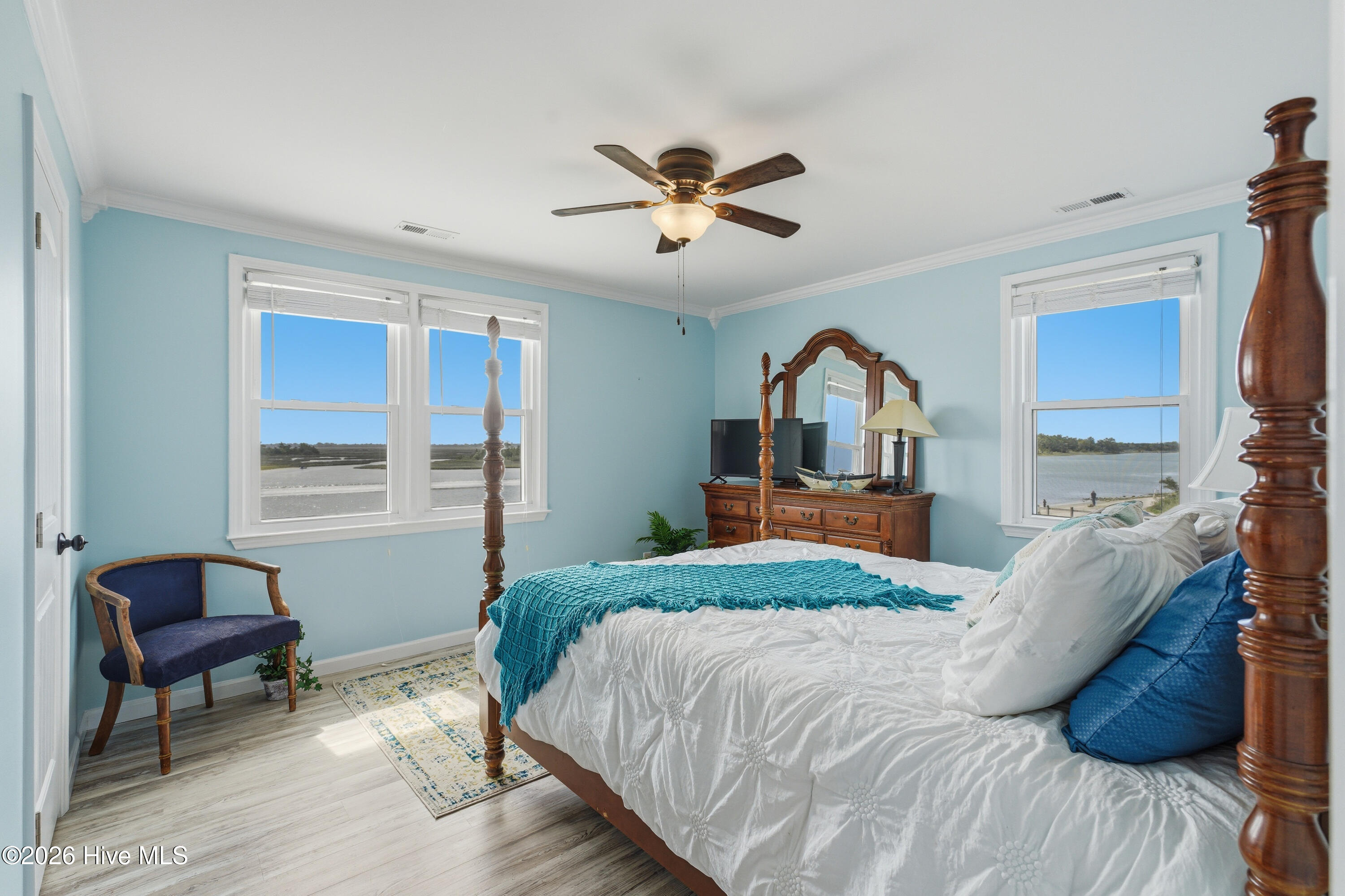 100564102 | Photo 21