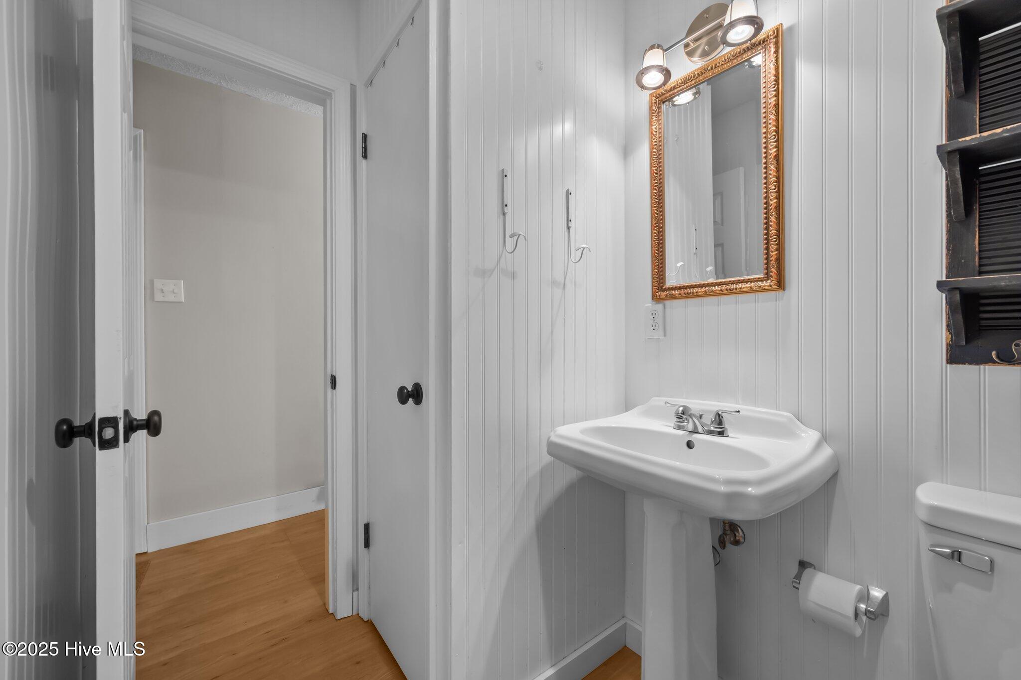 100496377 | Photo 34