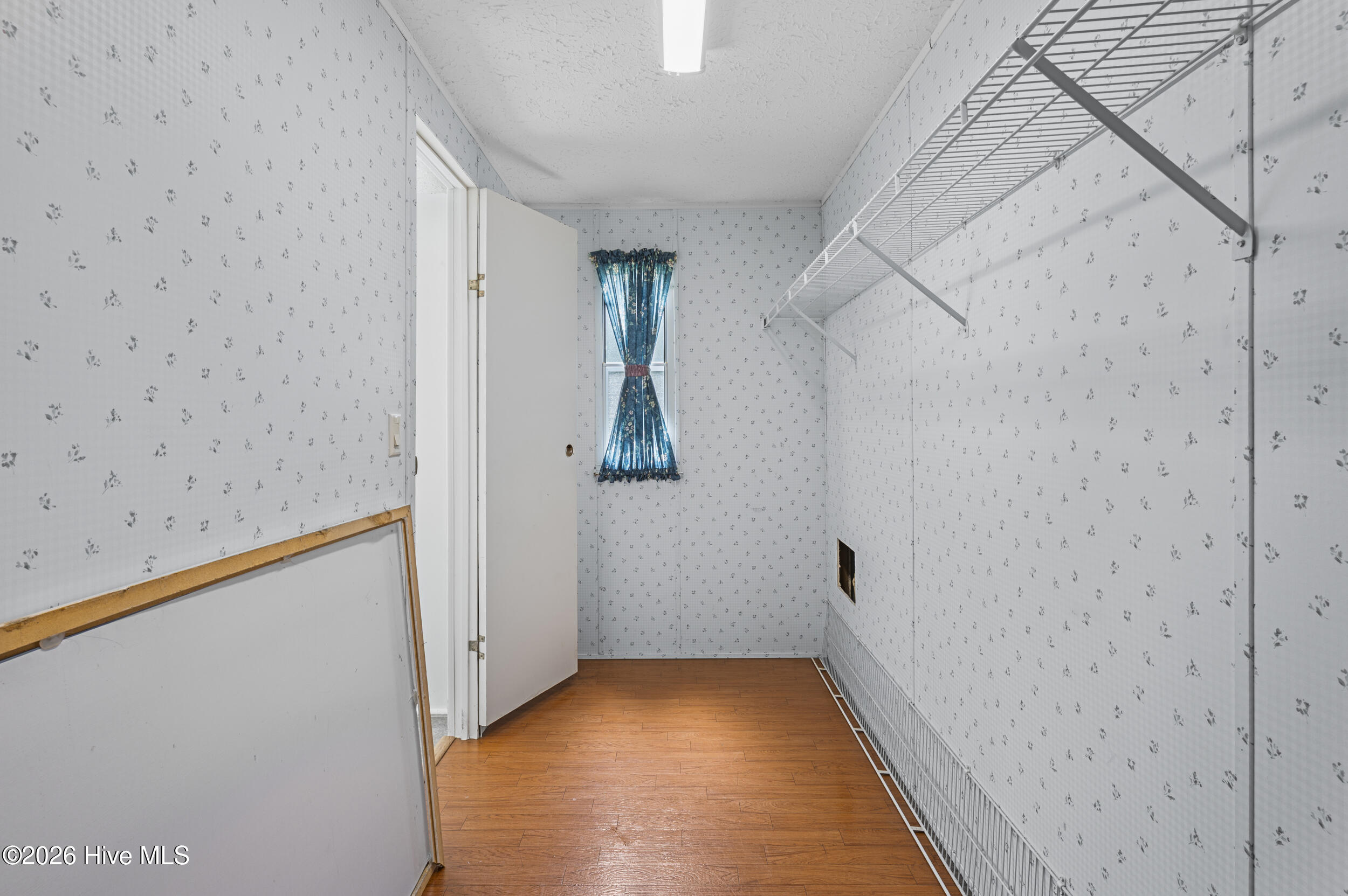 100568430 | Photo 32