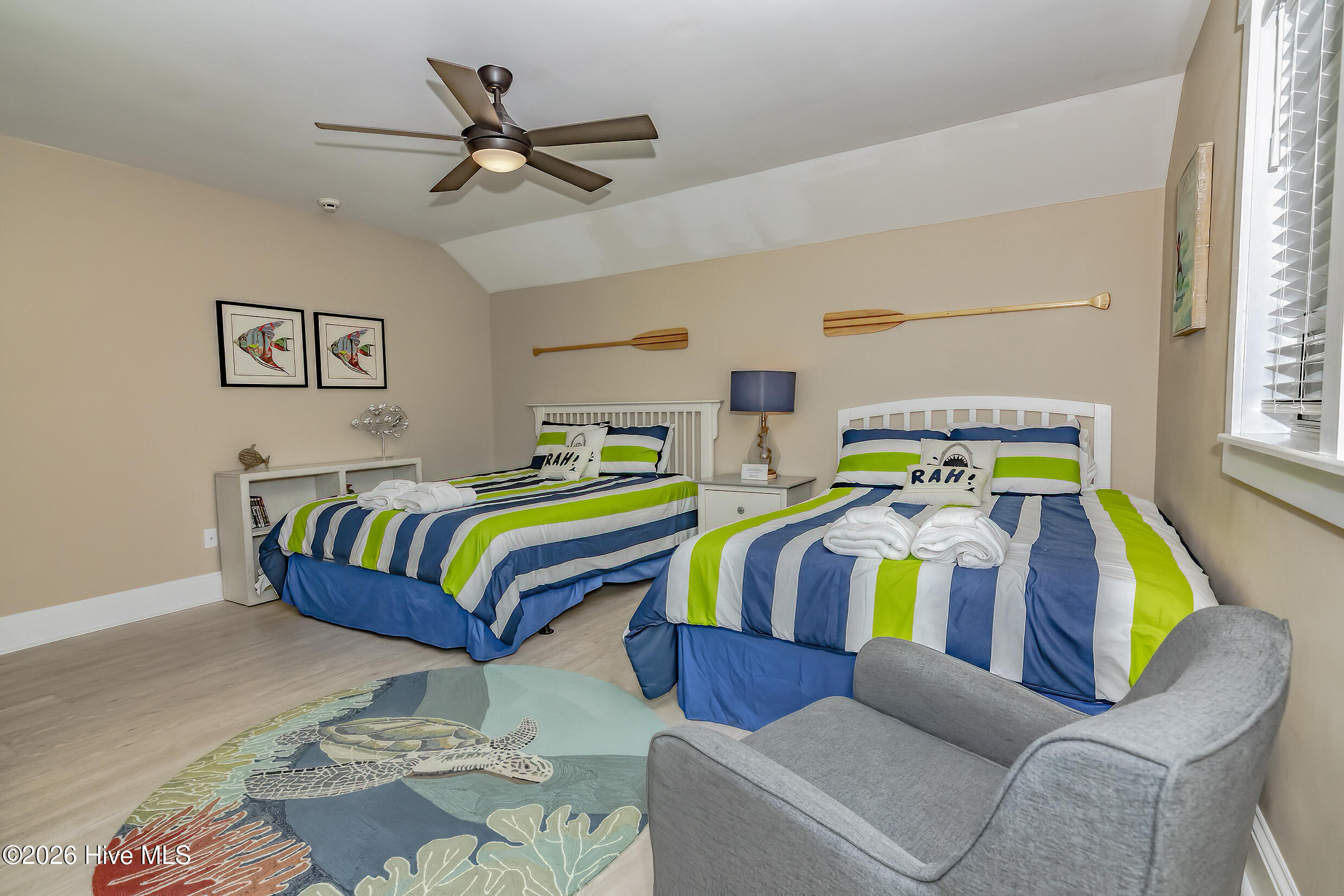 100557285 | Photo 34