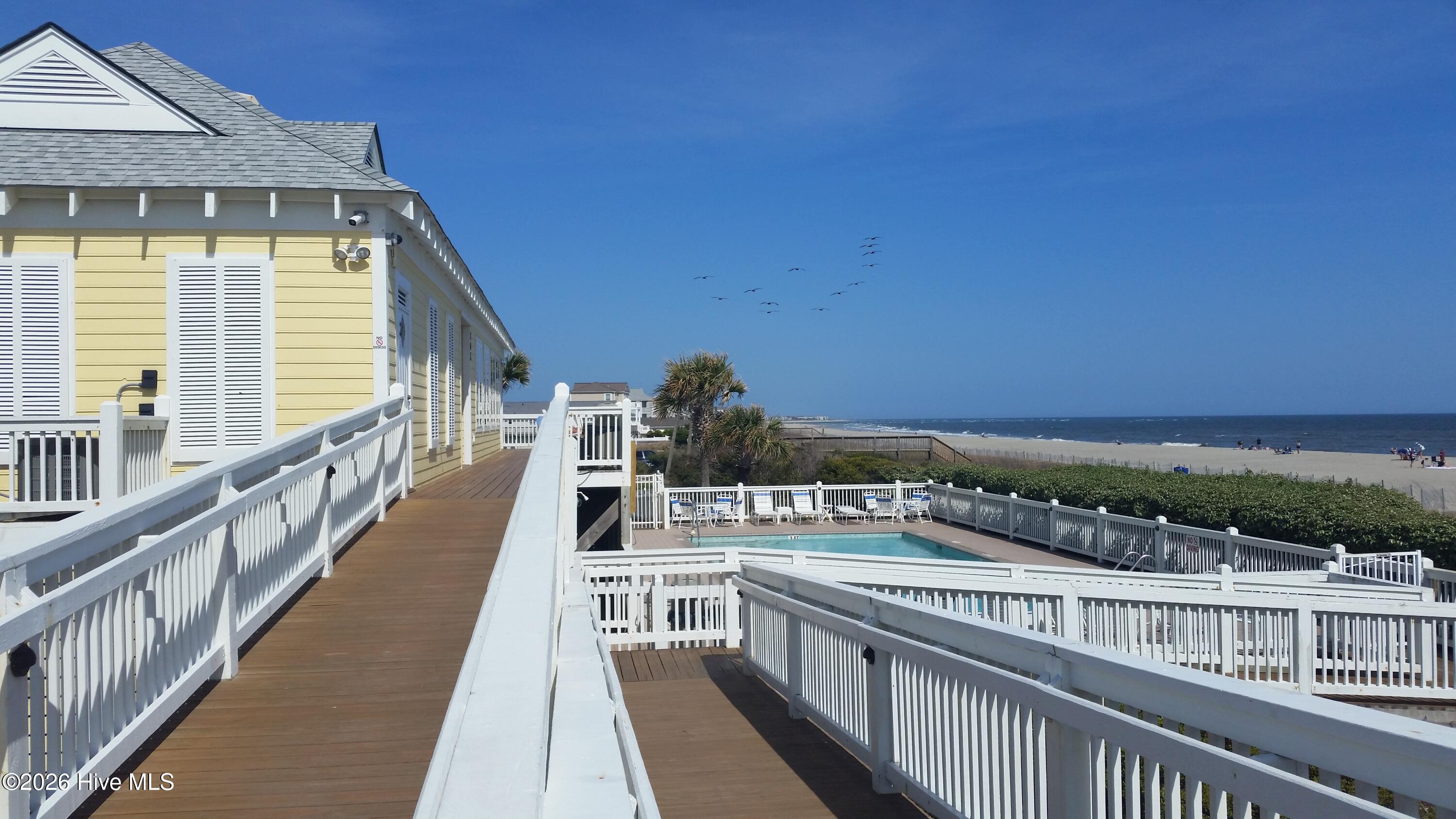 100564432 | Photo 111