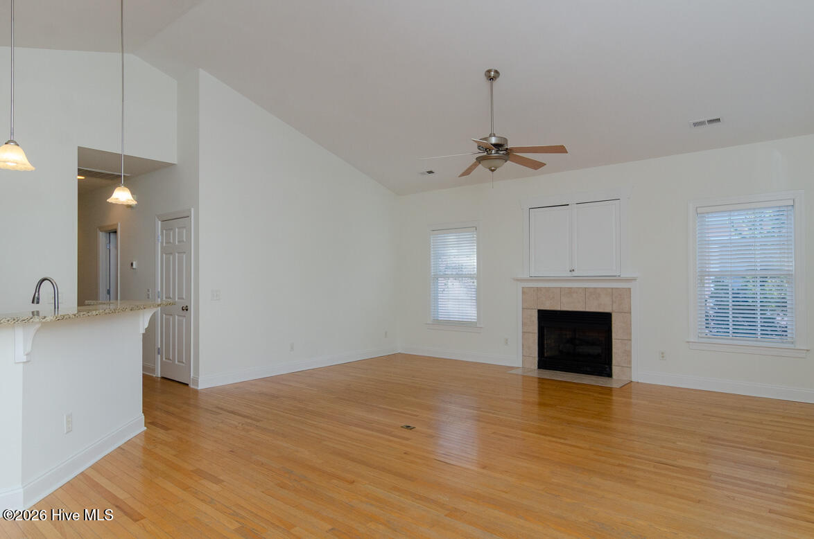 100534770 | Photo 15