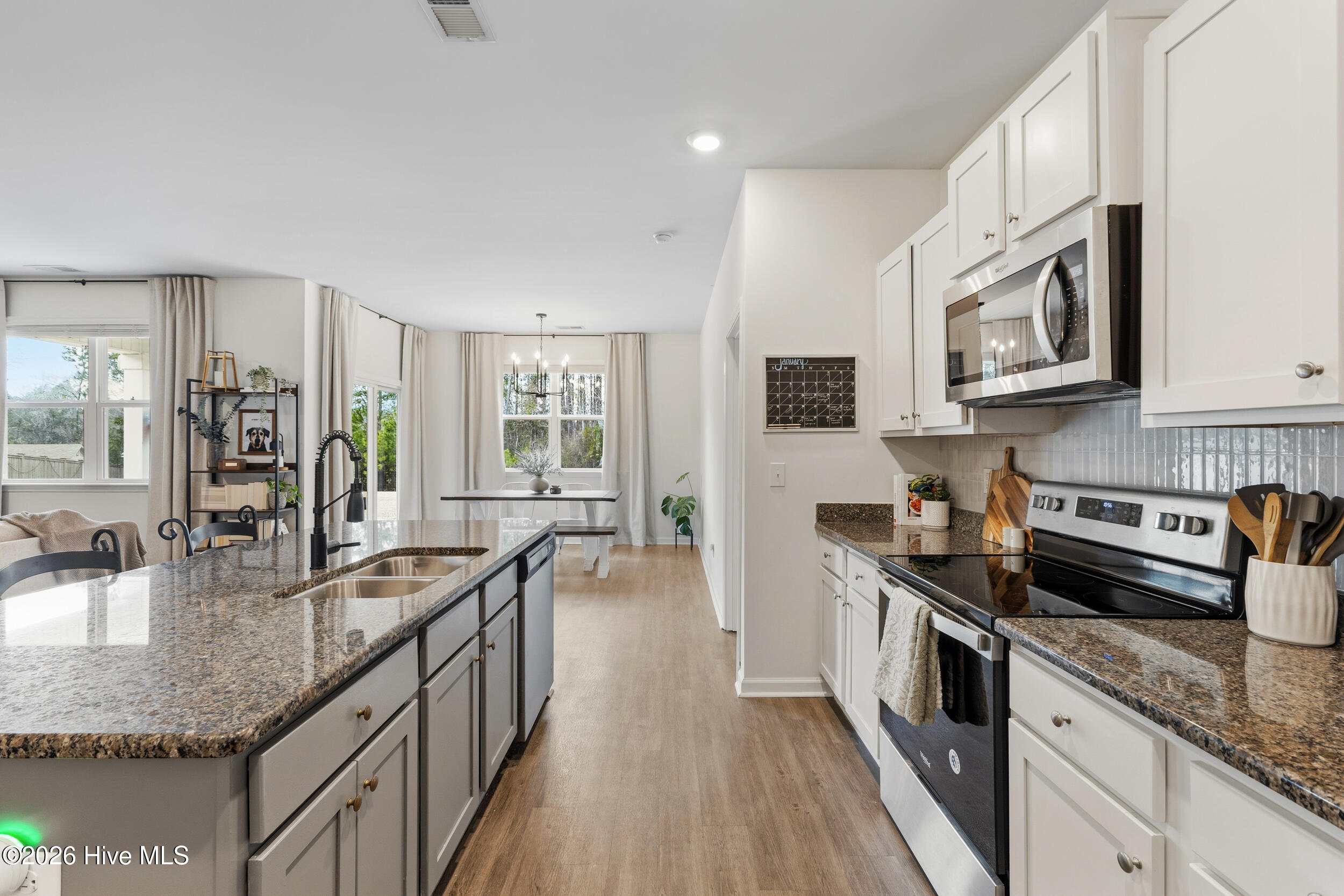 100555223 | Photo 15