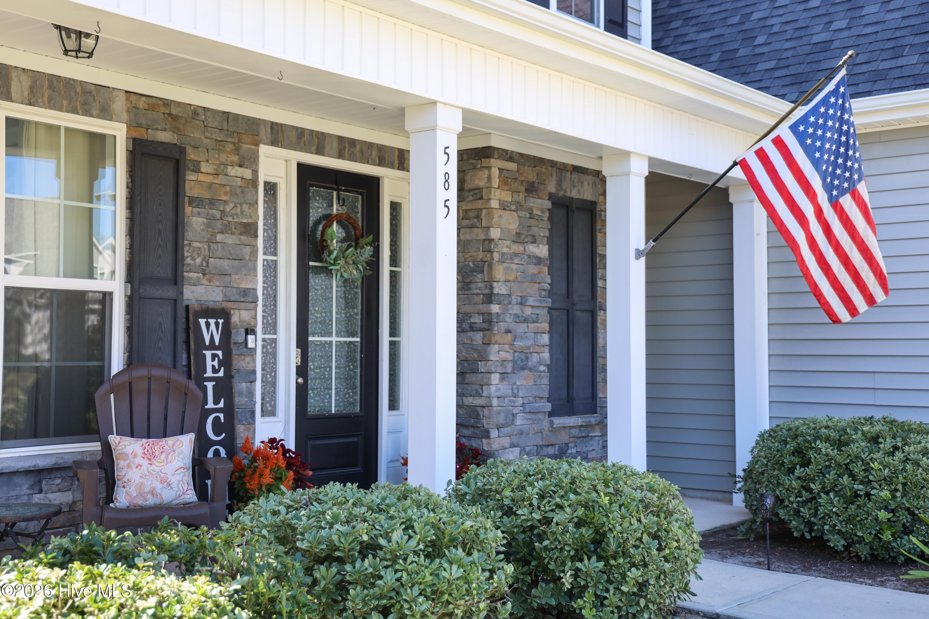 100569259 | Photo 70