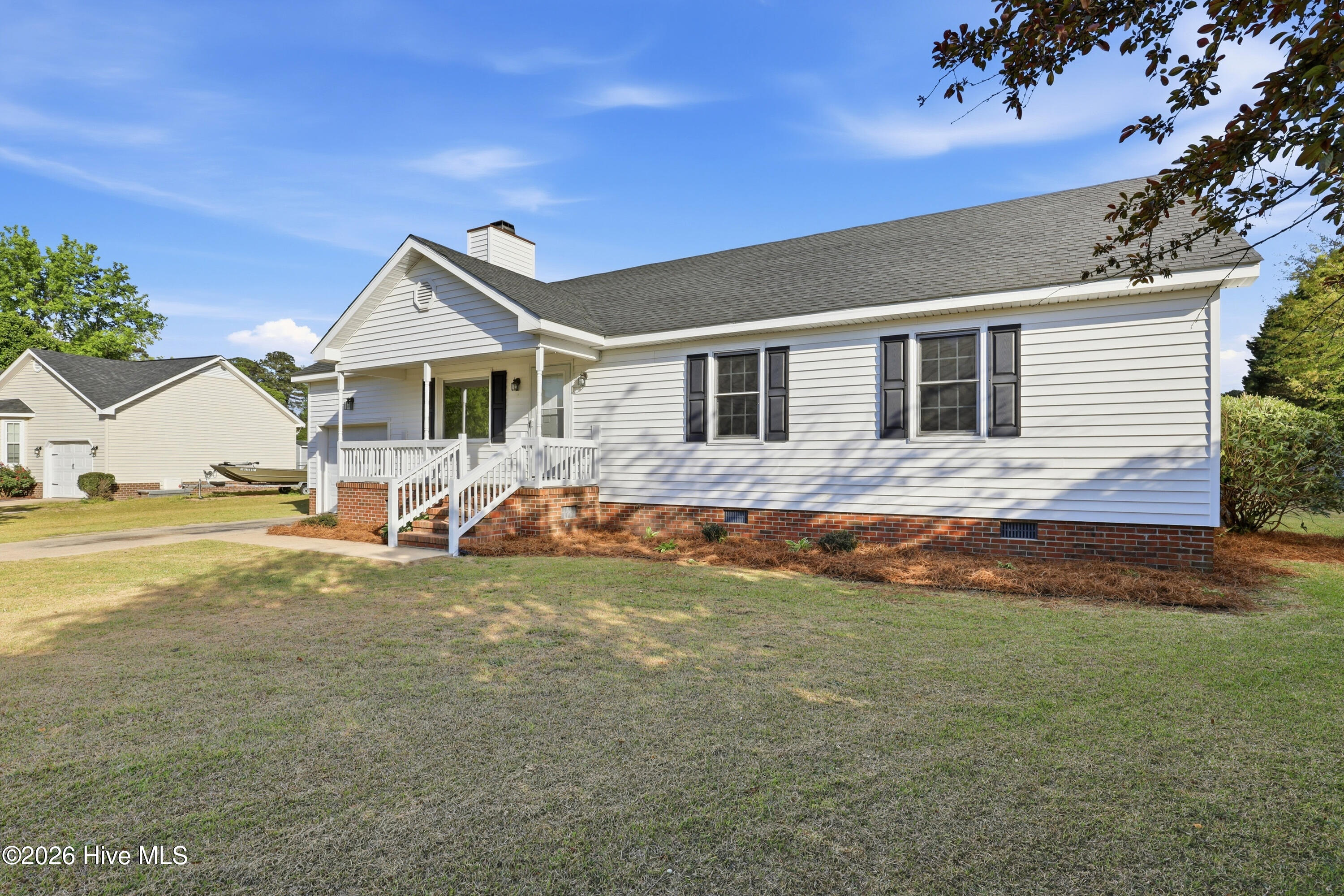 02-110 N Pointe Dr-2