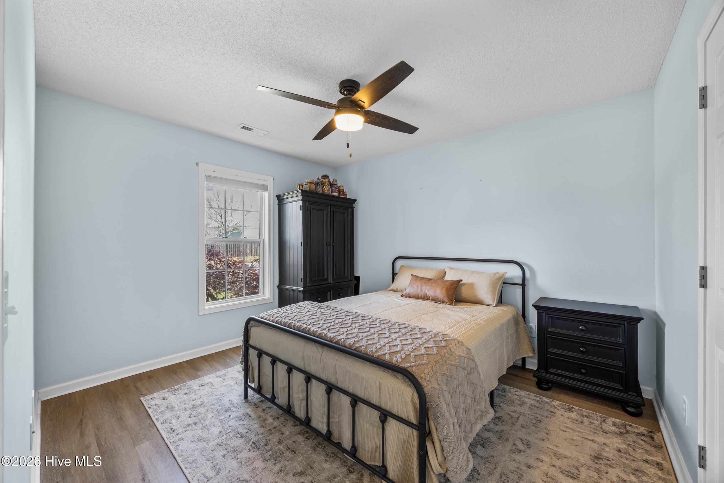 100562673 | Photo 27