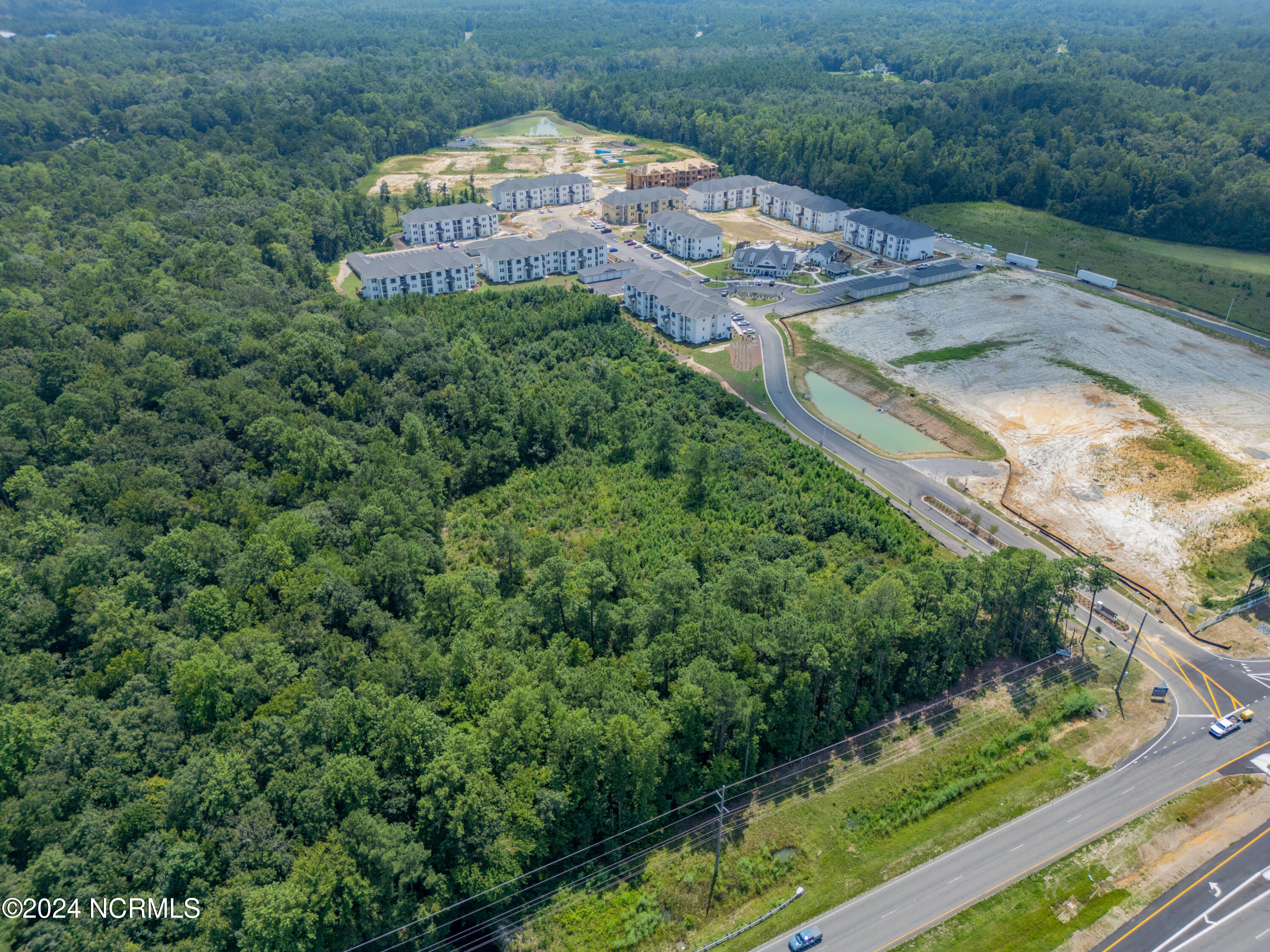 100462086 | Photo 11