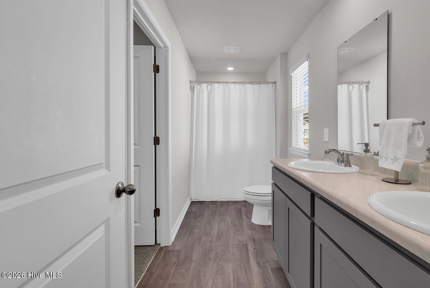 100554771 | Photo 21