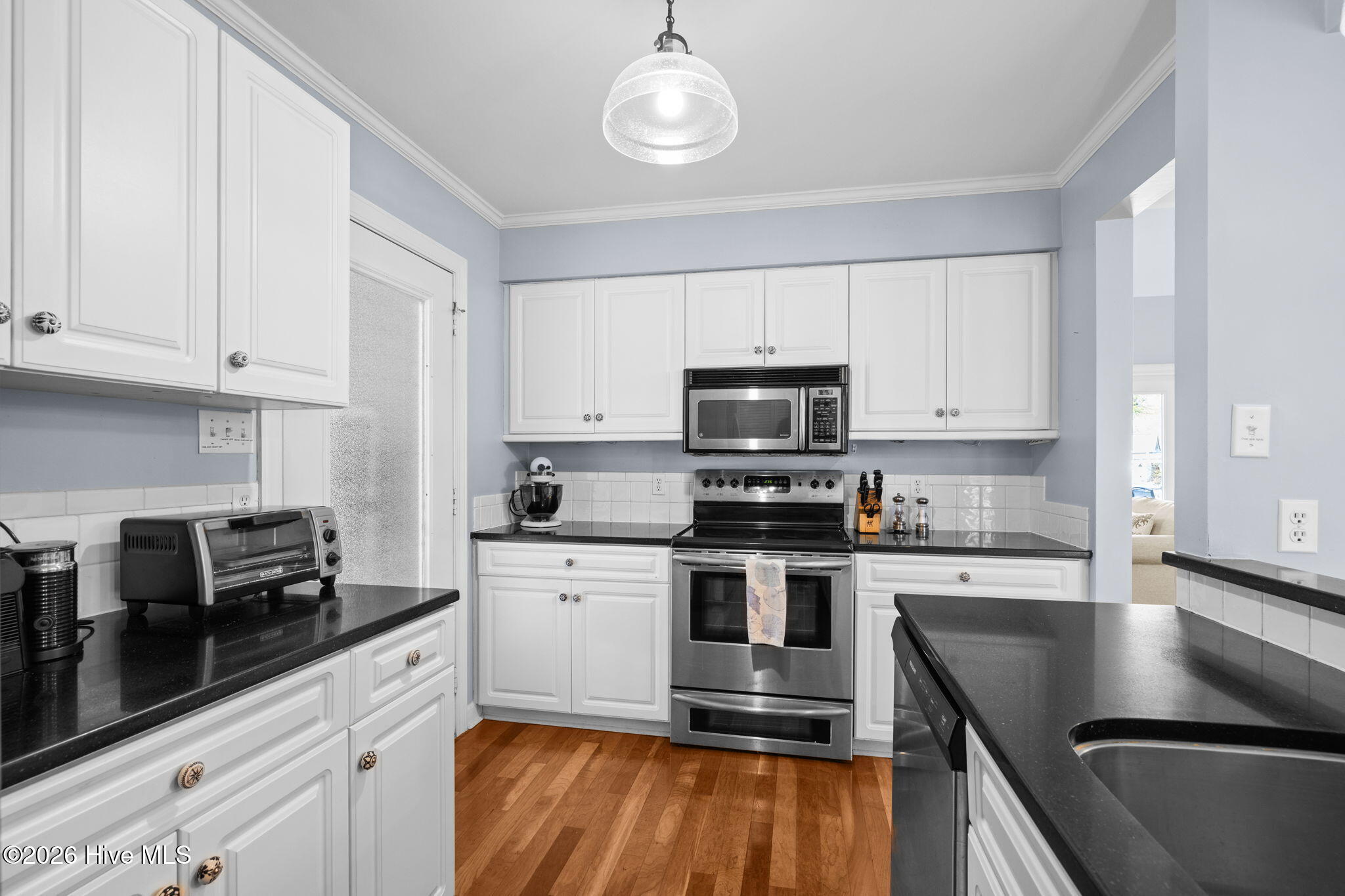 100551072 | Photo 25