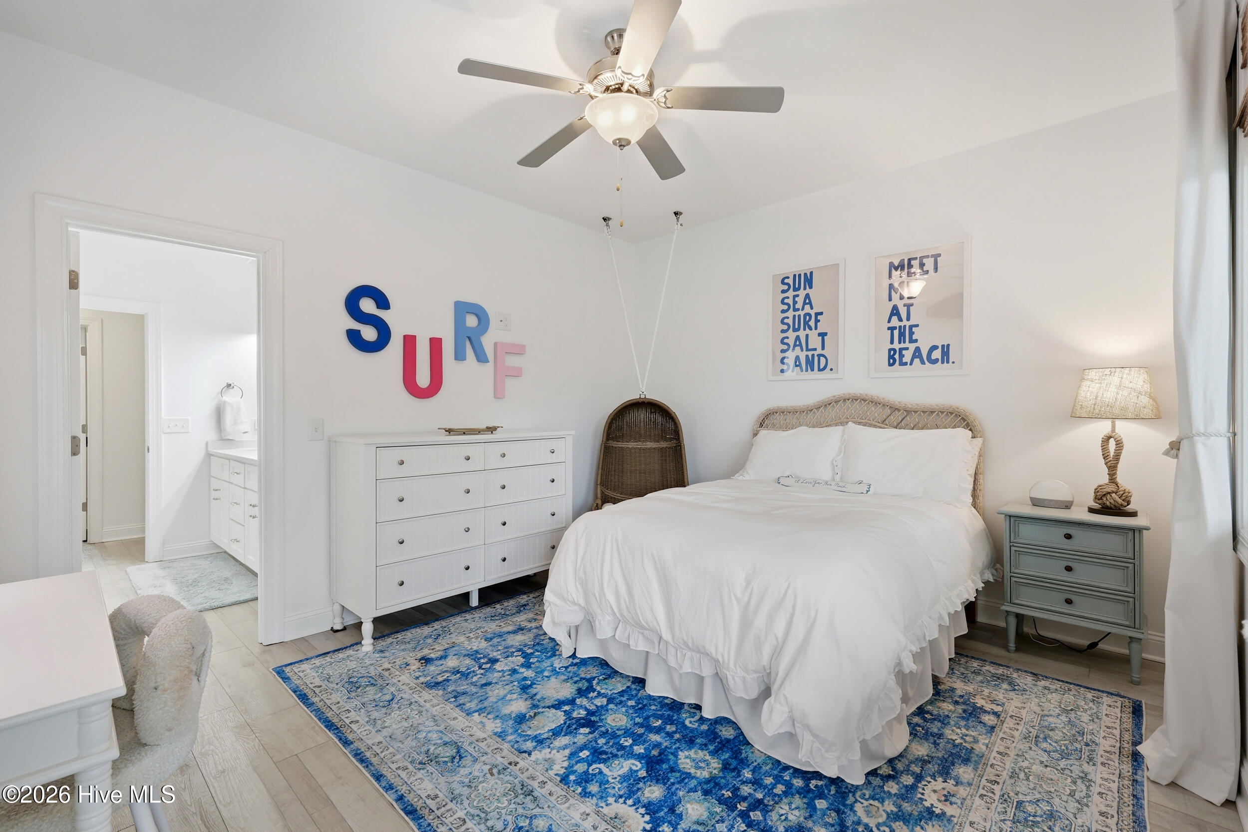 100552984 | Photo 23