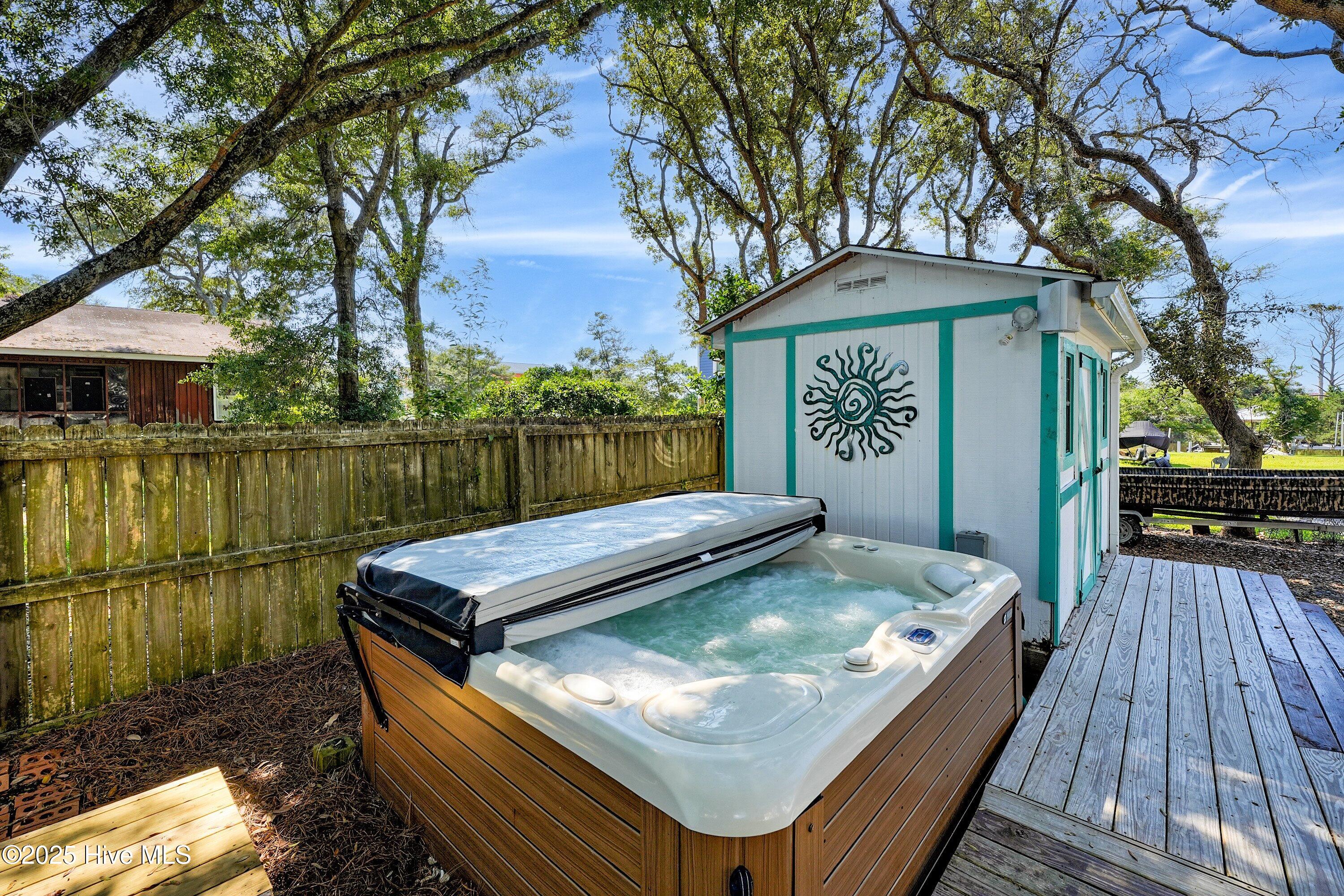 100527837 | Photo 41