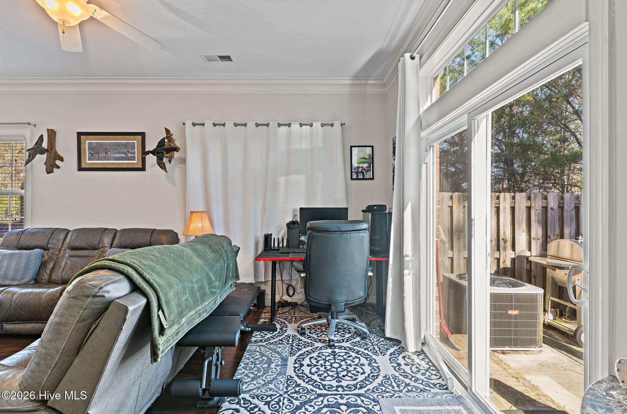 100561470 | Photo 22