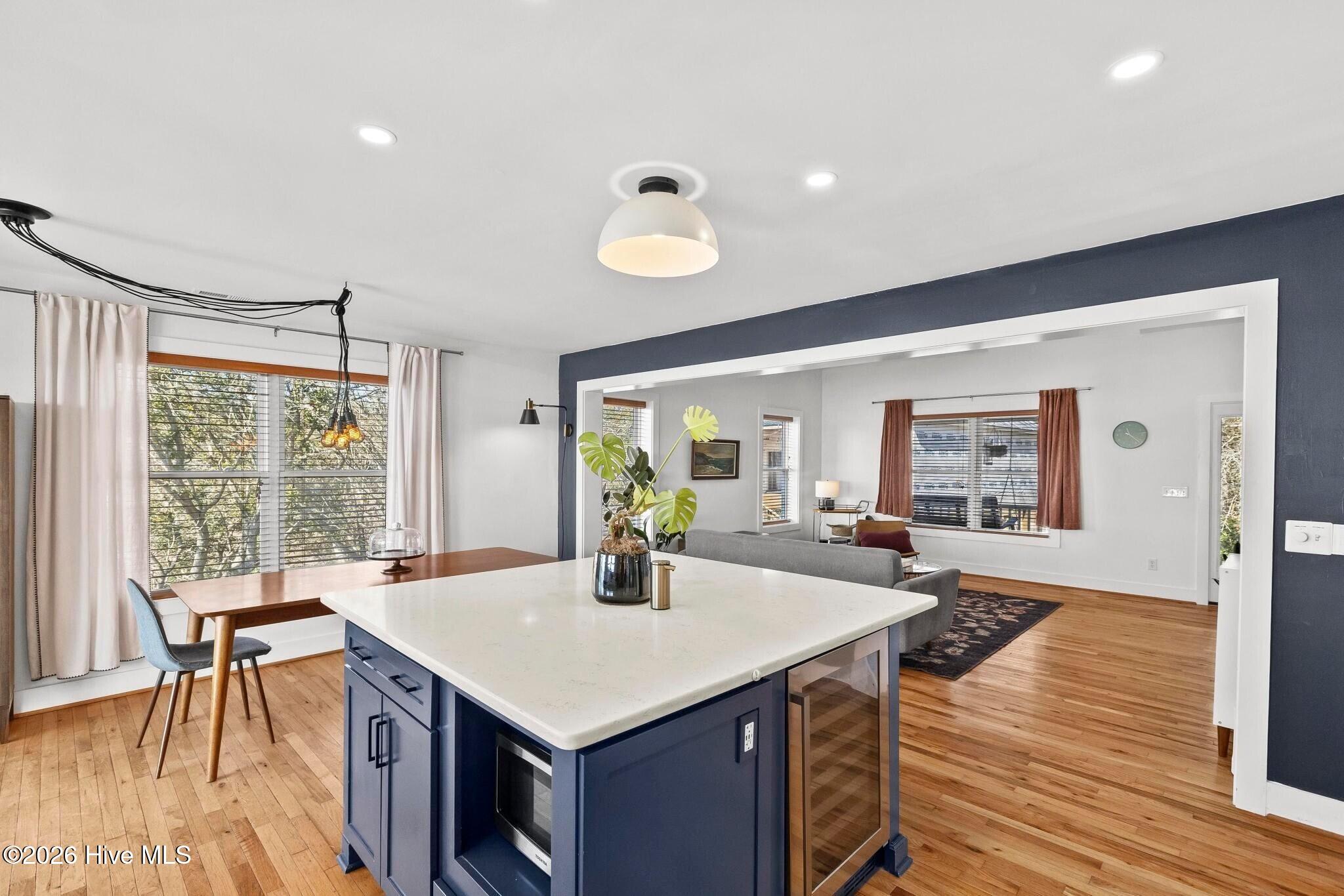 100557619 | Photo 16