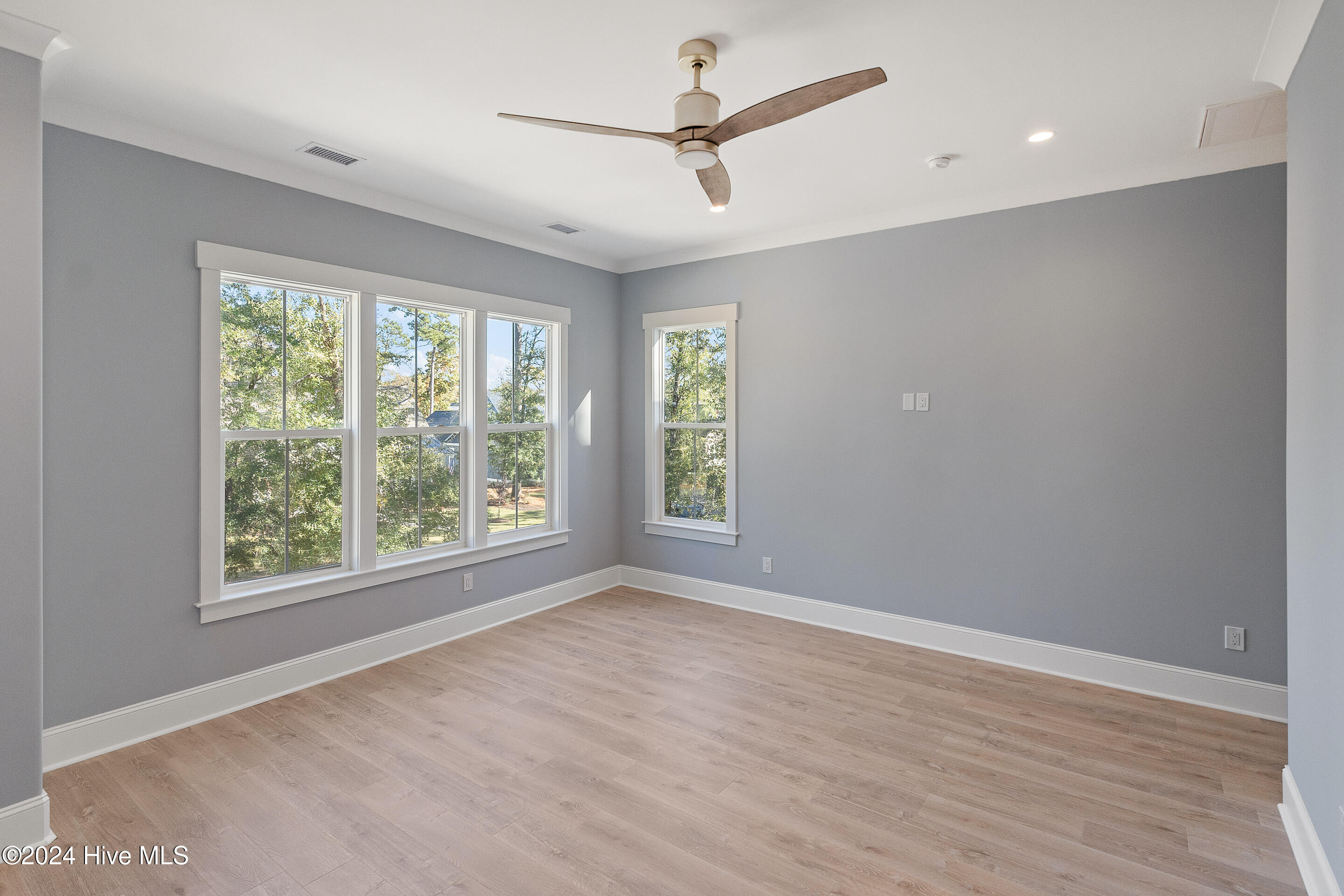 100451918 | Photo 23