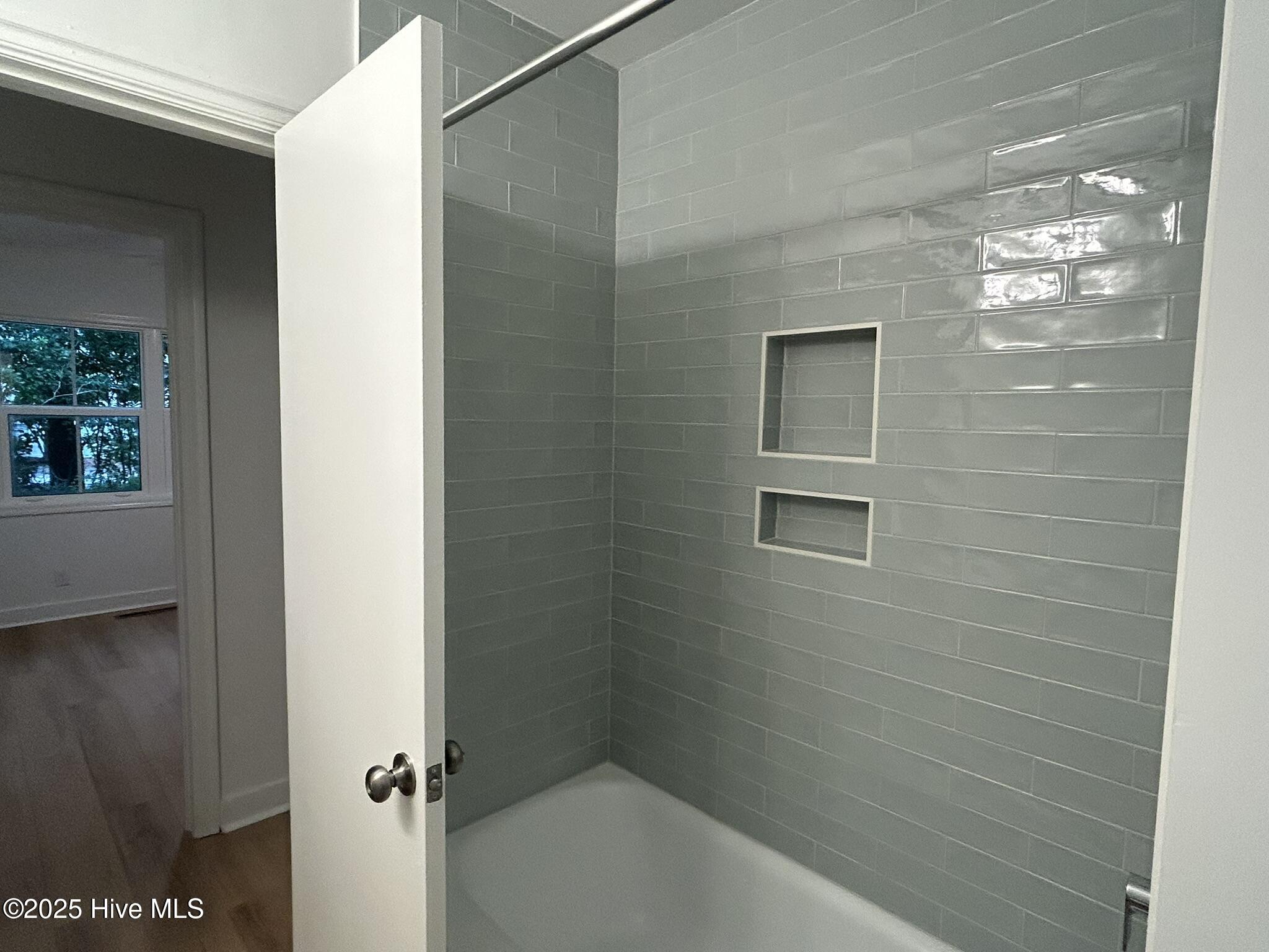 100524375 | Photo 16