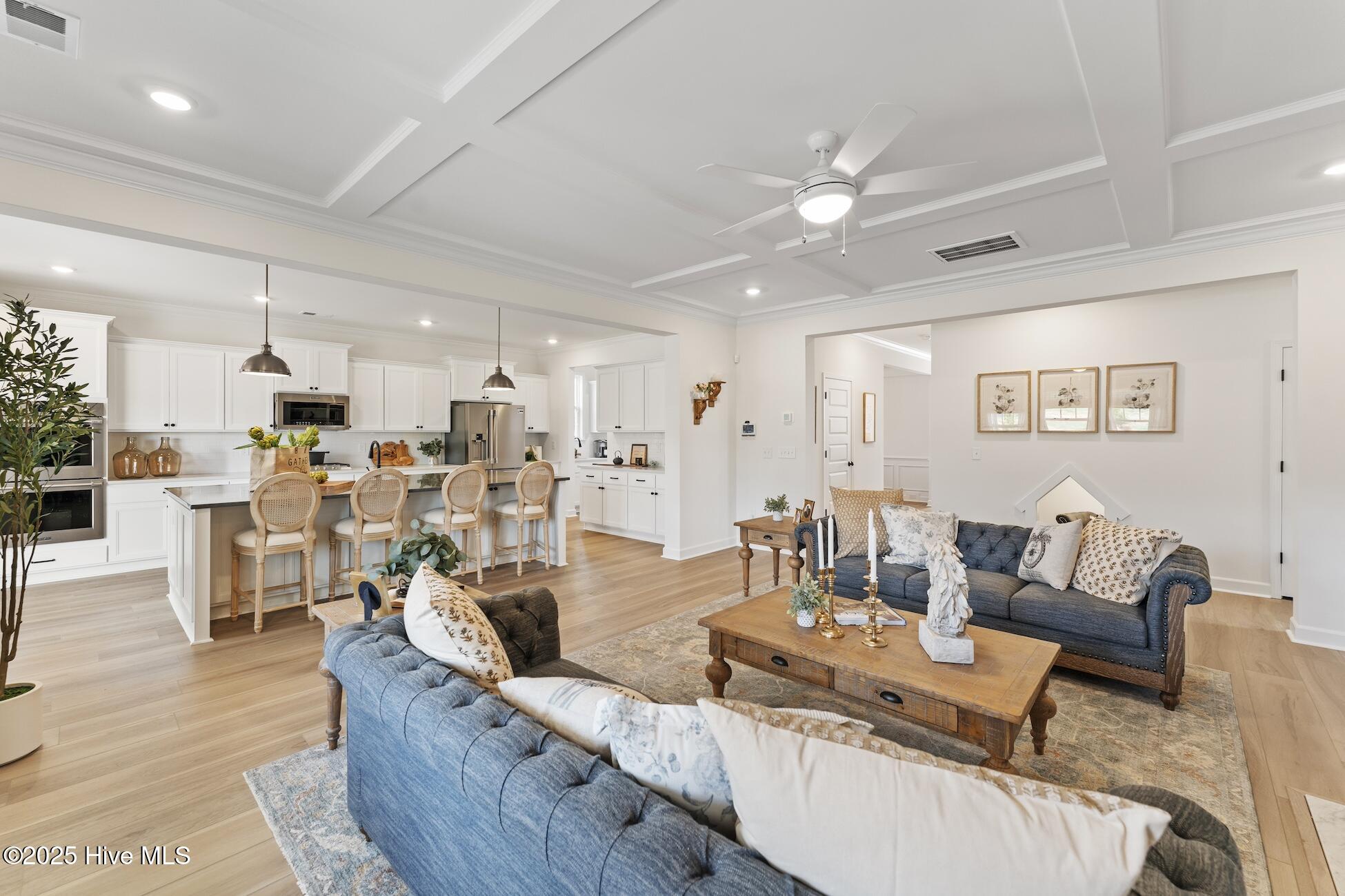 100564746 | Photo 26