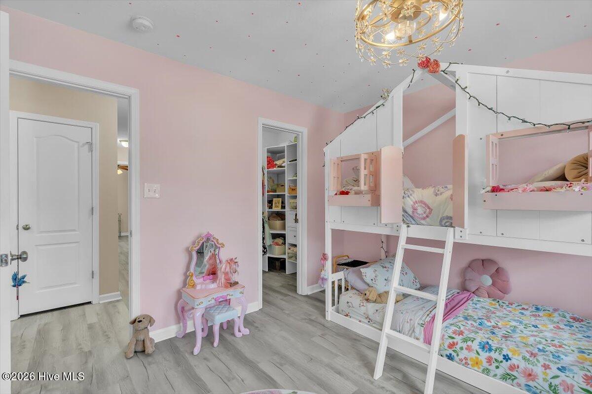 100558956 | Photo 37