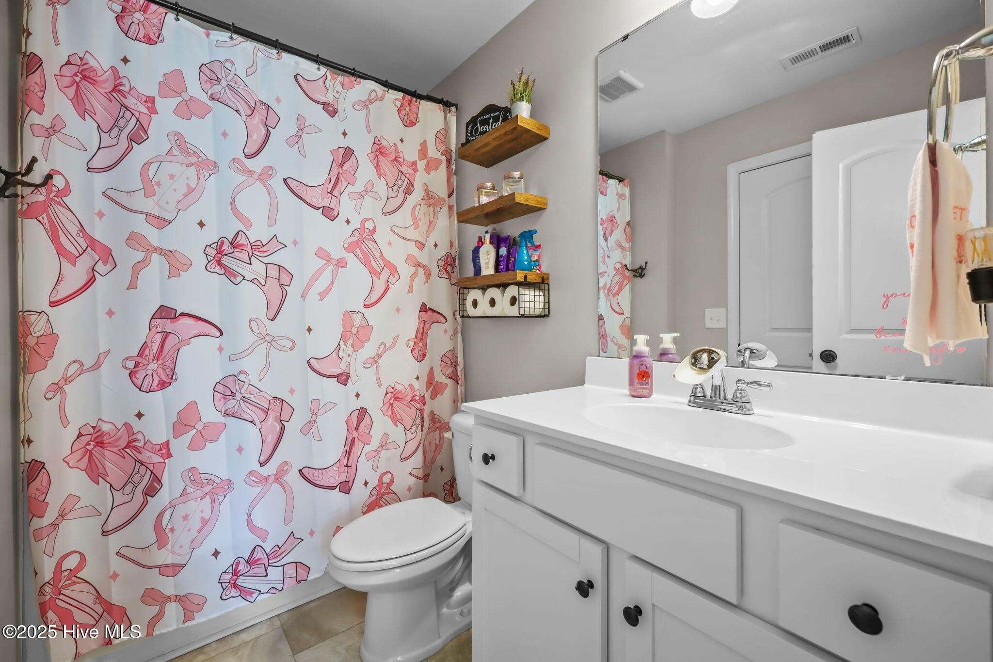 100525463 | Photo 28