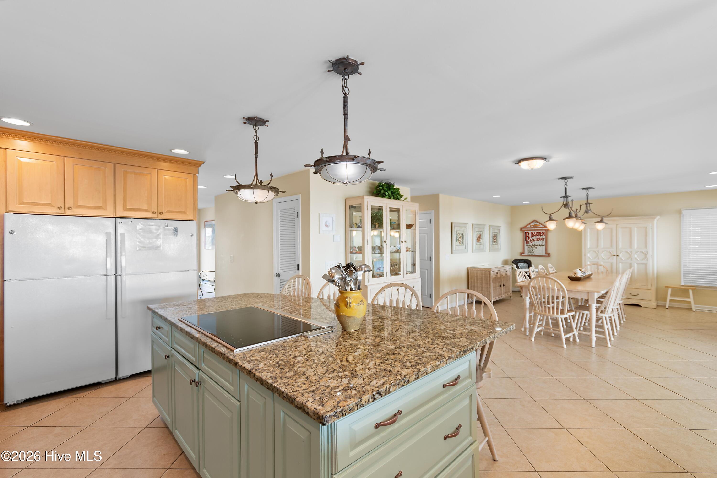 100548422 | Photo 14