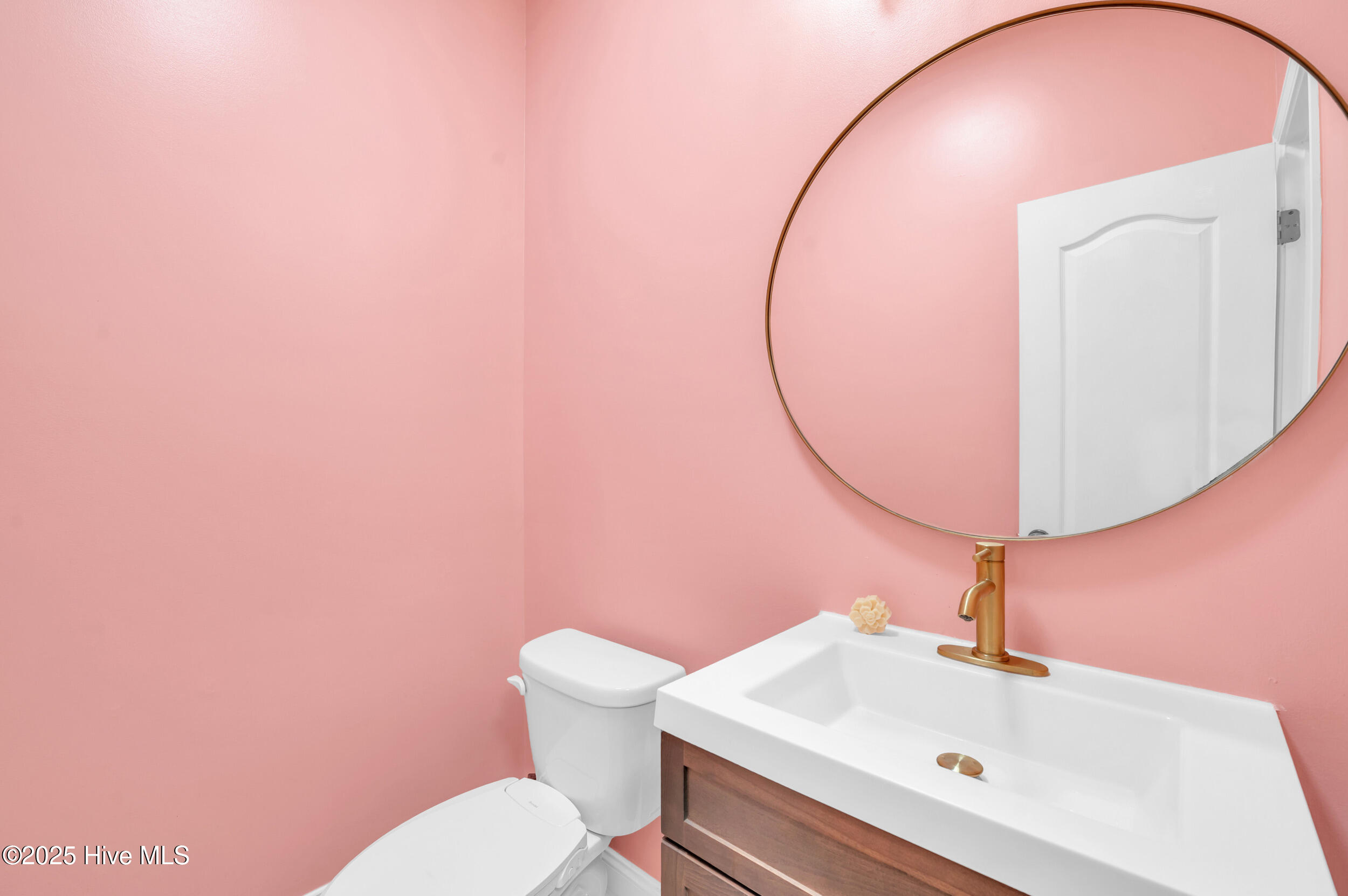 100538065 | Photo 12