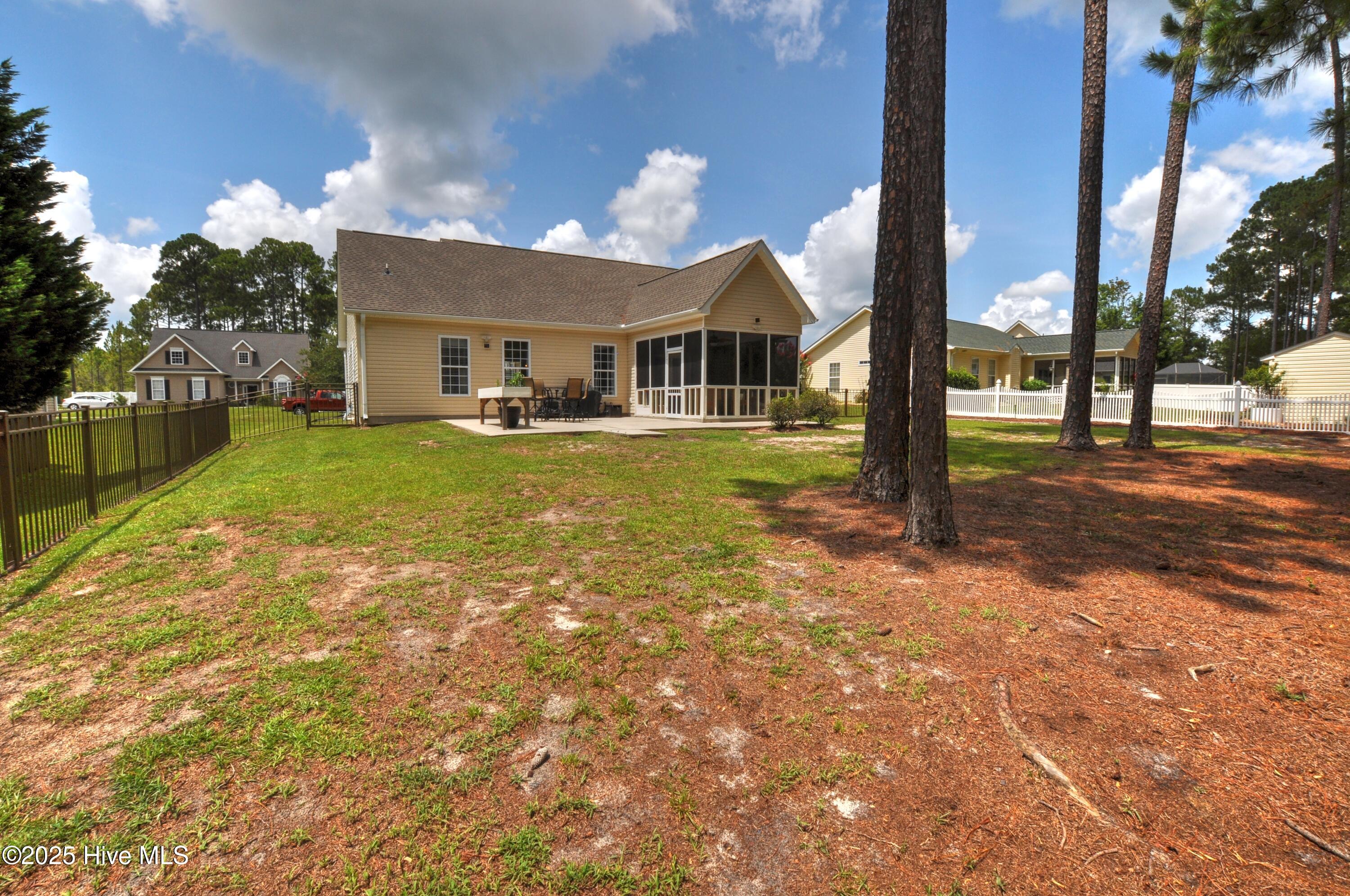 100519003 | Photo 34