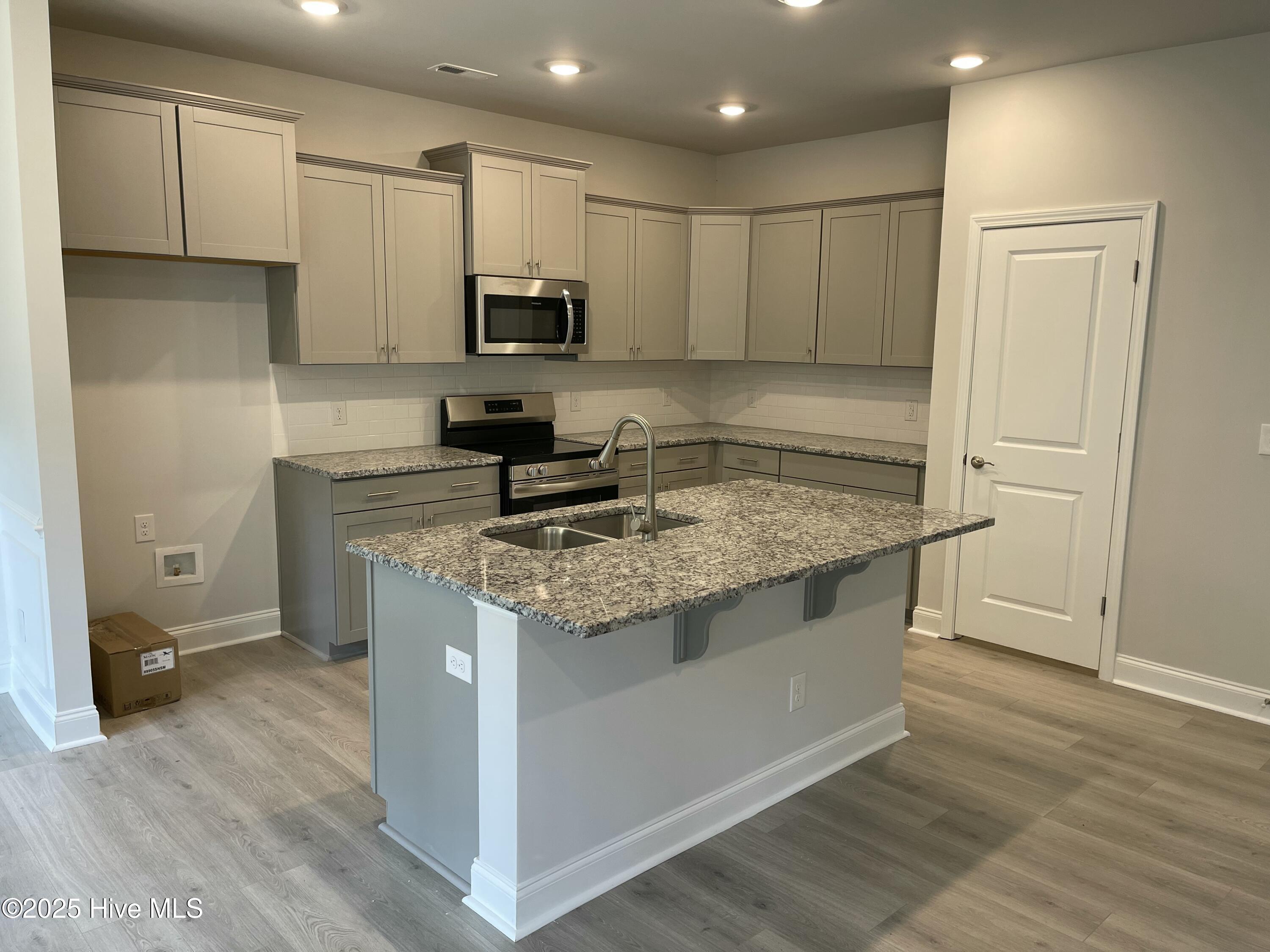 100514580 | Photo 20