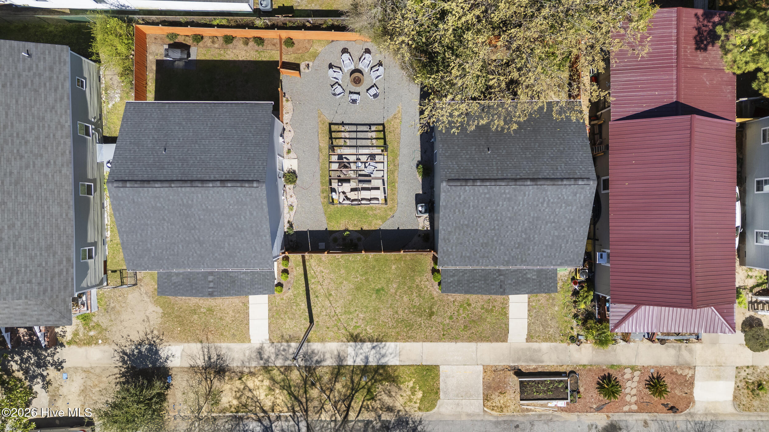 100563467 | Photo 32