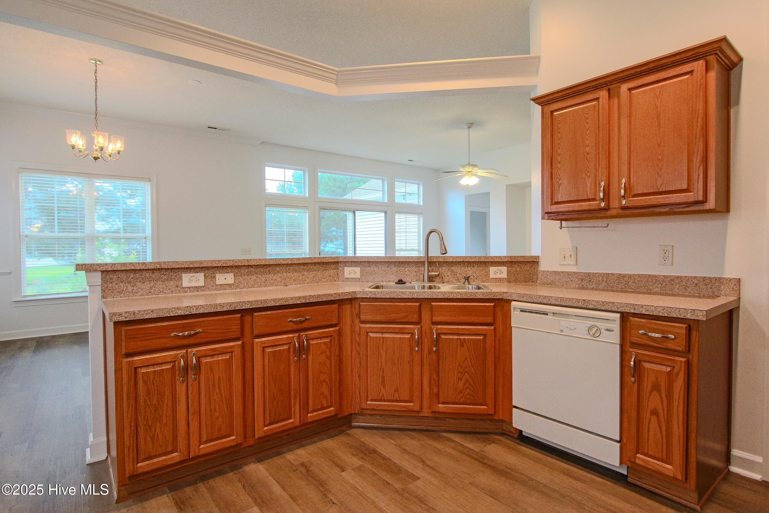 100525378 | Photo 28