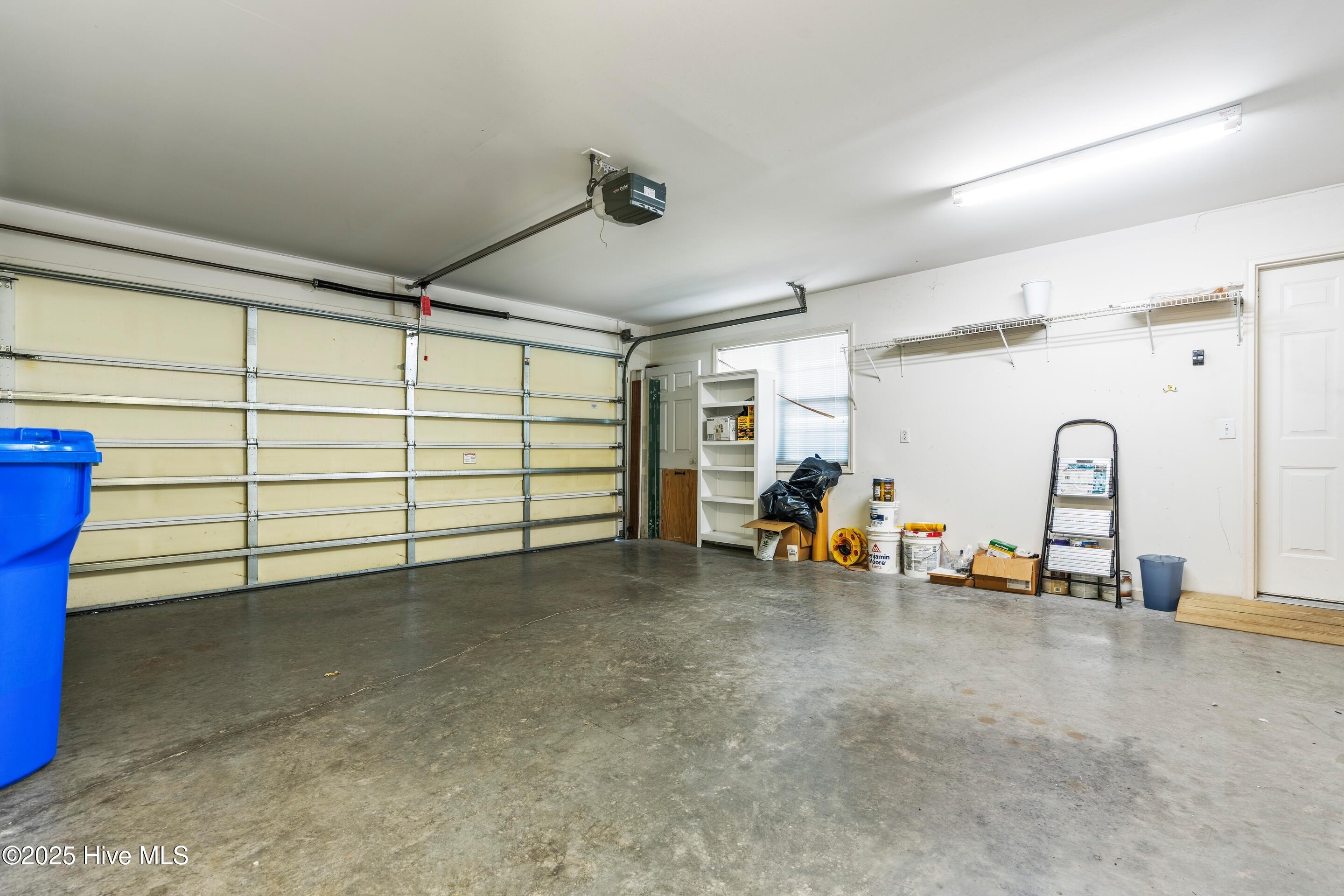 100511628 | Photo 48