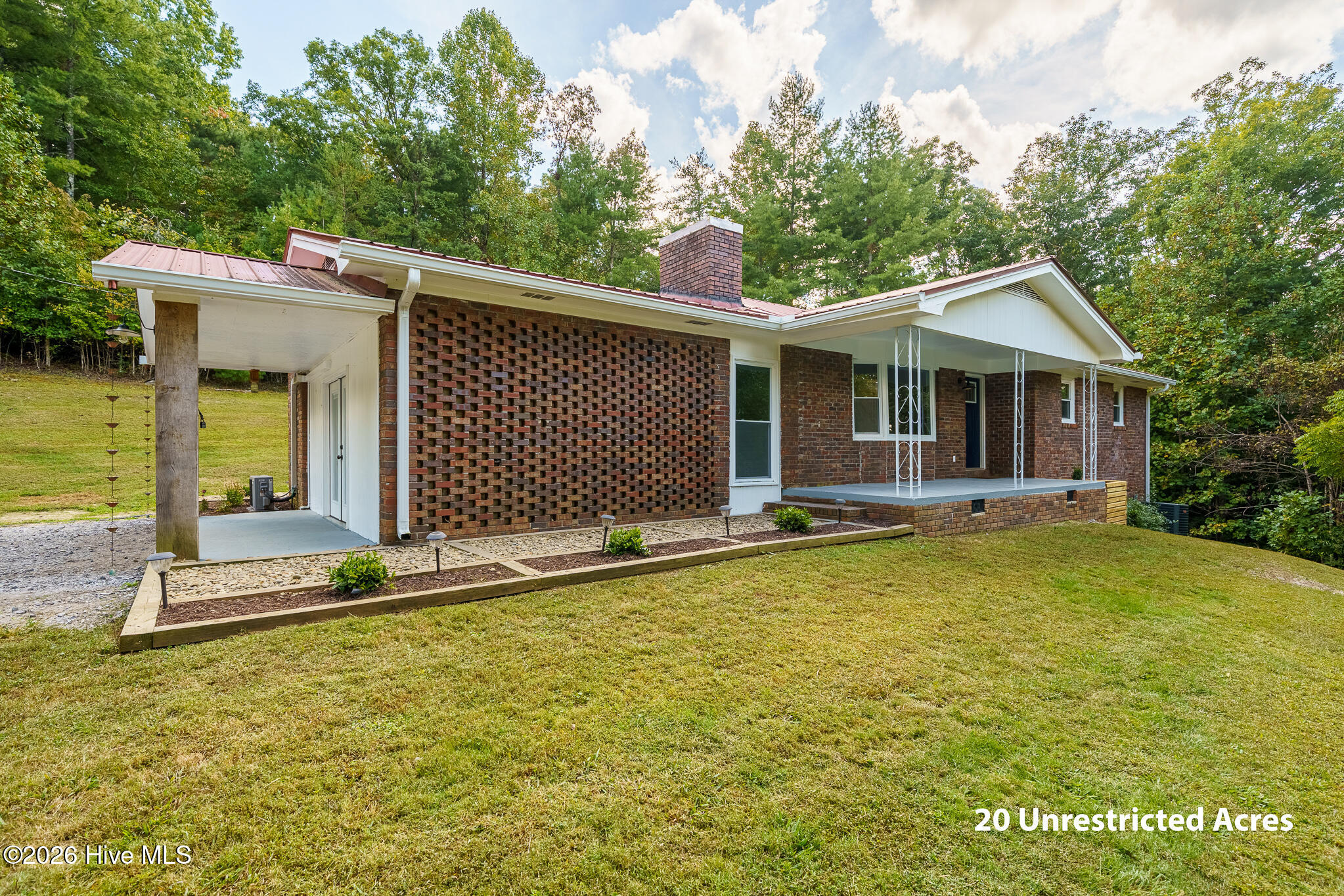 Photo 1 of Single family home for sale at 5221 Fires Crk Rd, Hayesville, NC 28904 | MLS# 100606503 | Listing updated on 2026-10-05