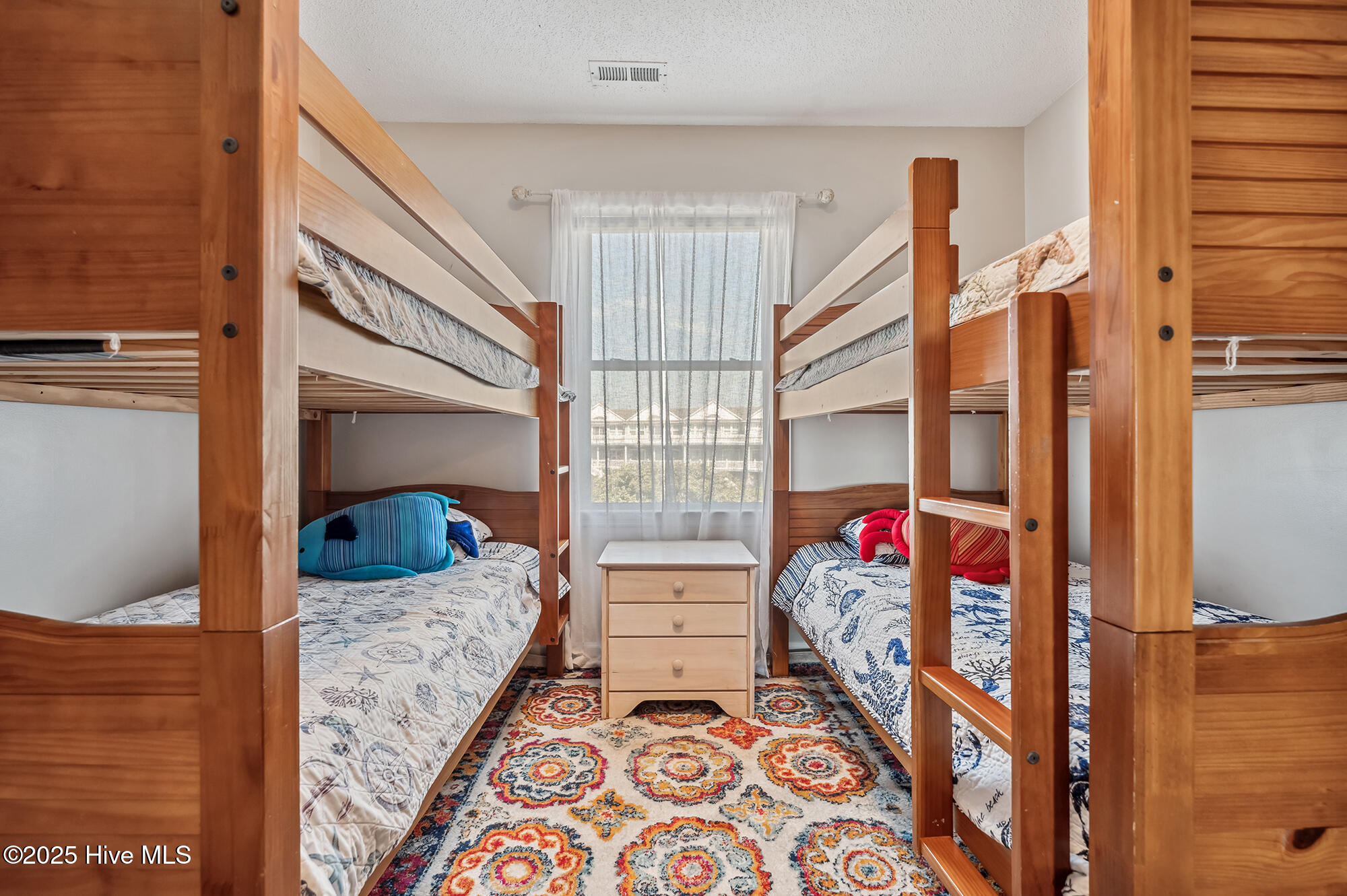 100538972 | Photo 70