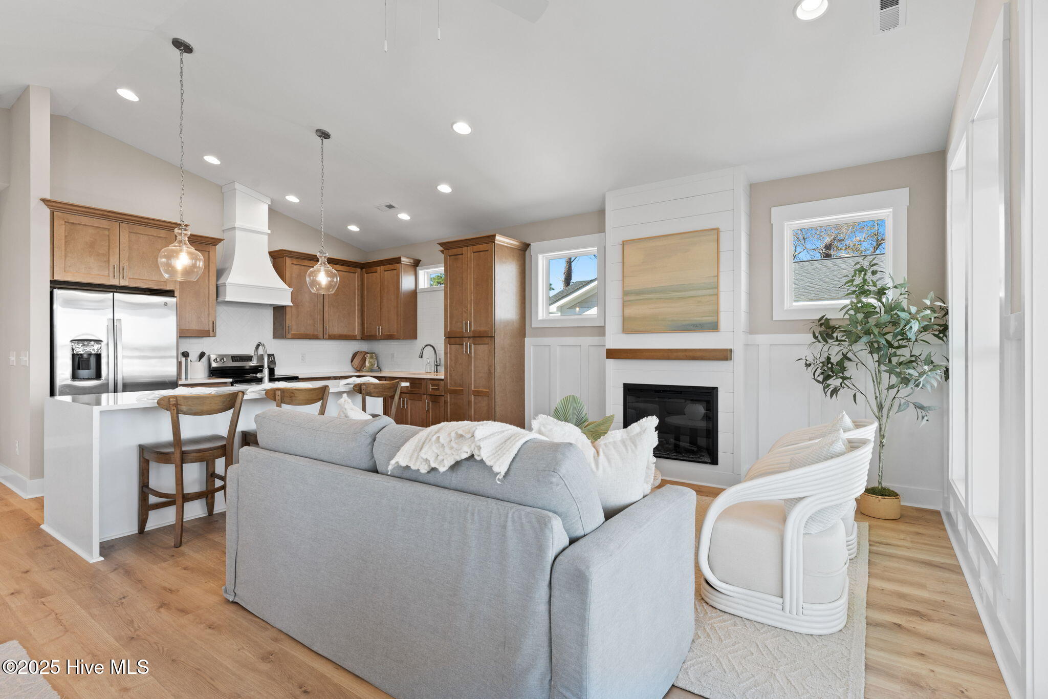 100485023 | Photo 19