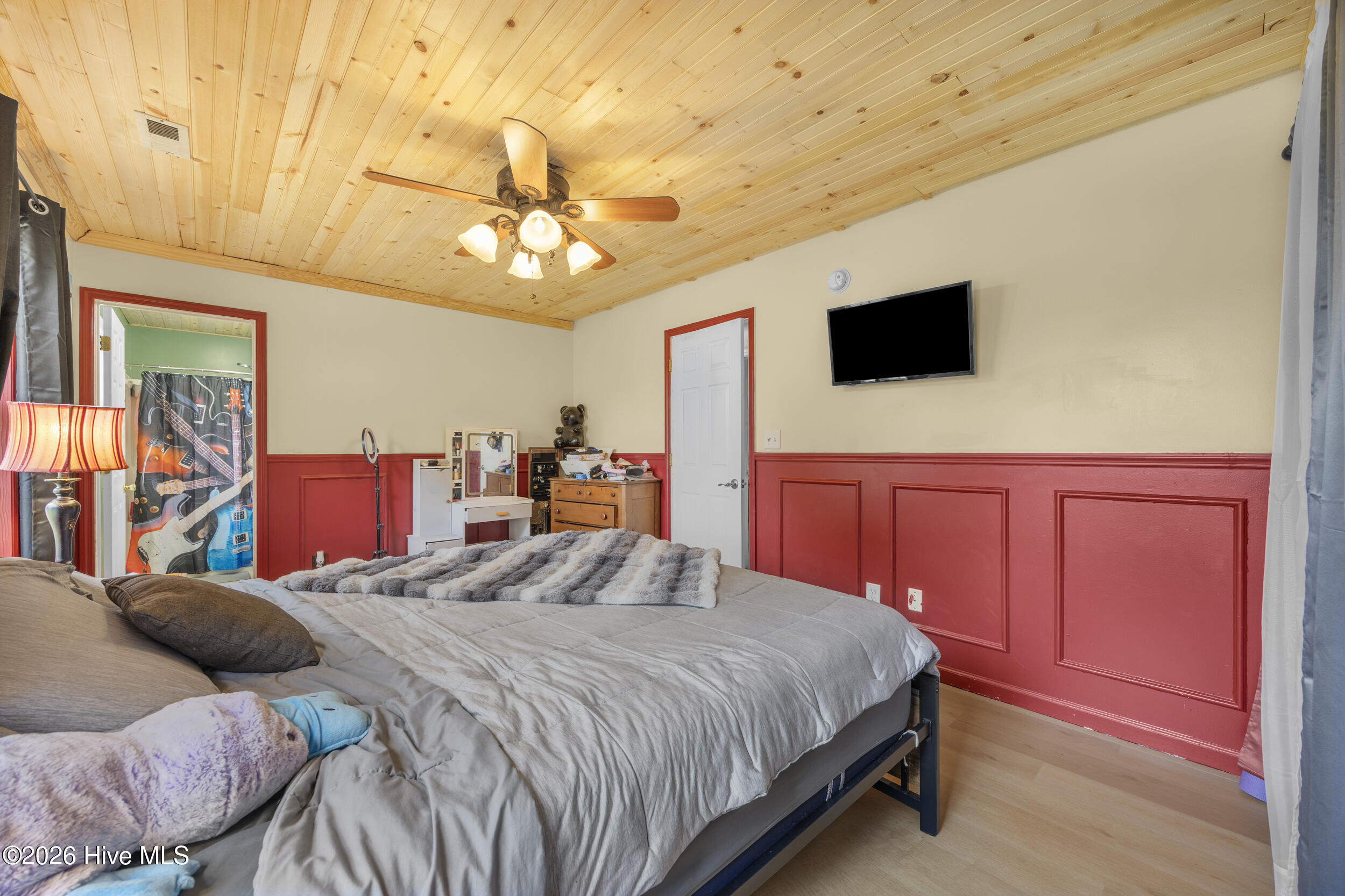 100565830 | Photo 16