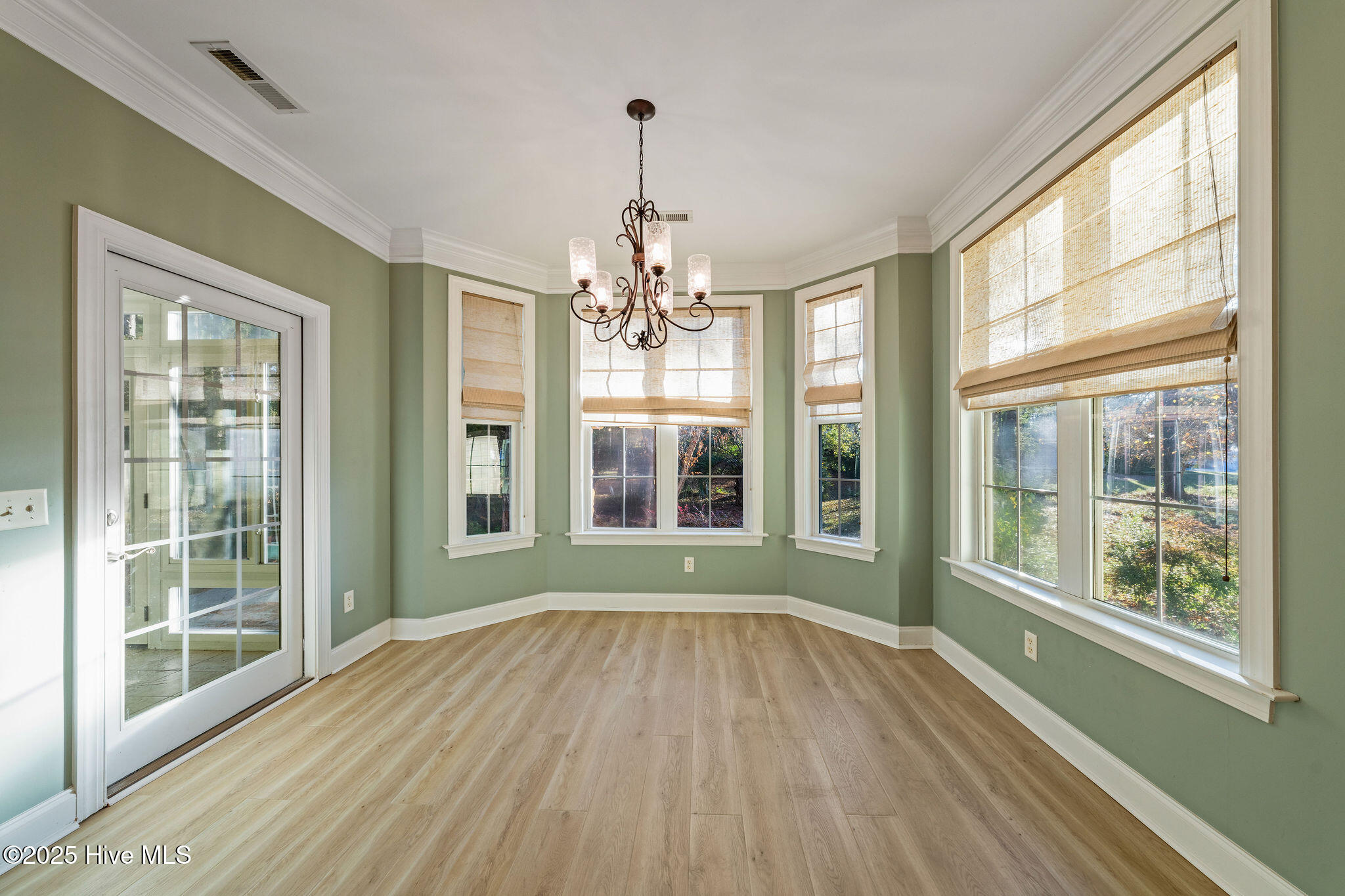 100541606 | Photo 19