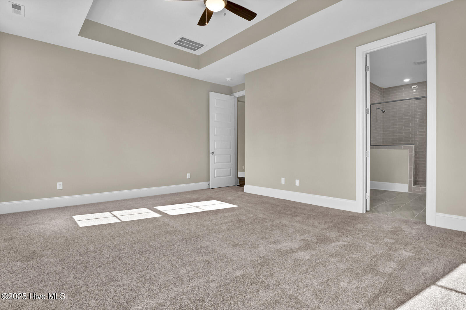 100527177 | Photo 20