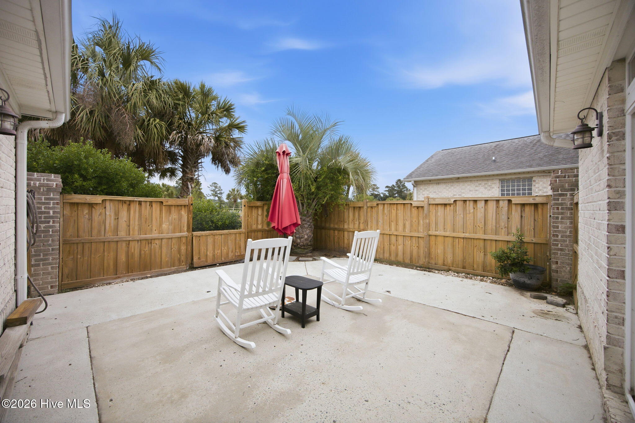 100570673 | Photo 27