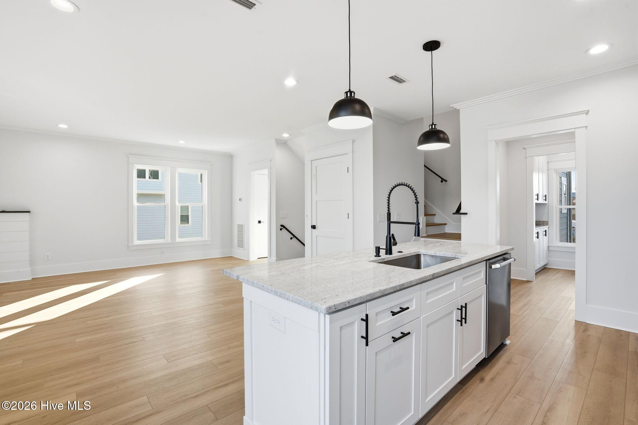 100554996 | Photo 32