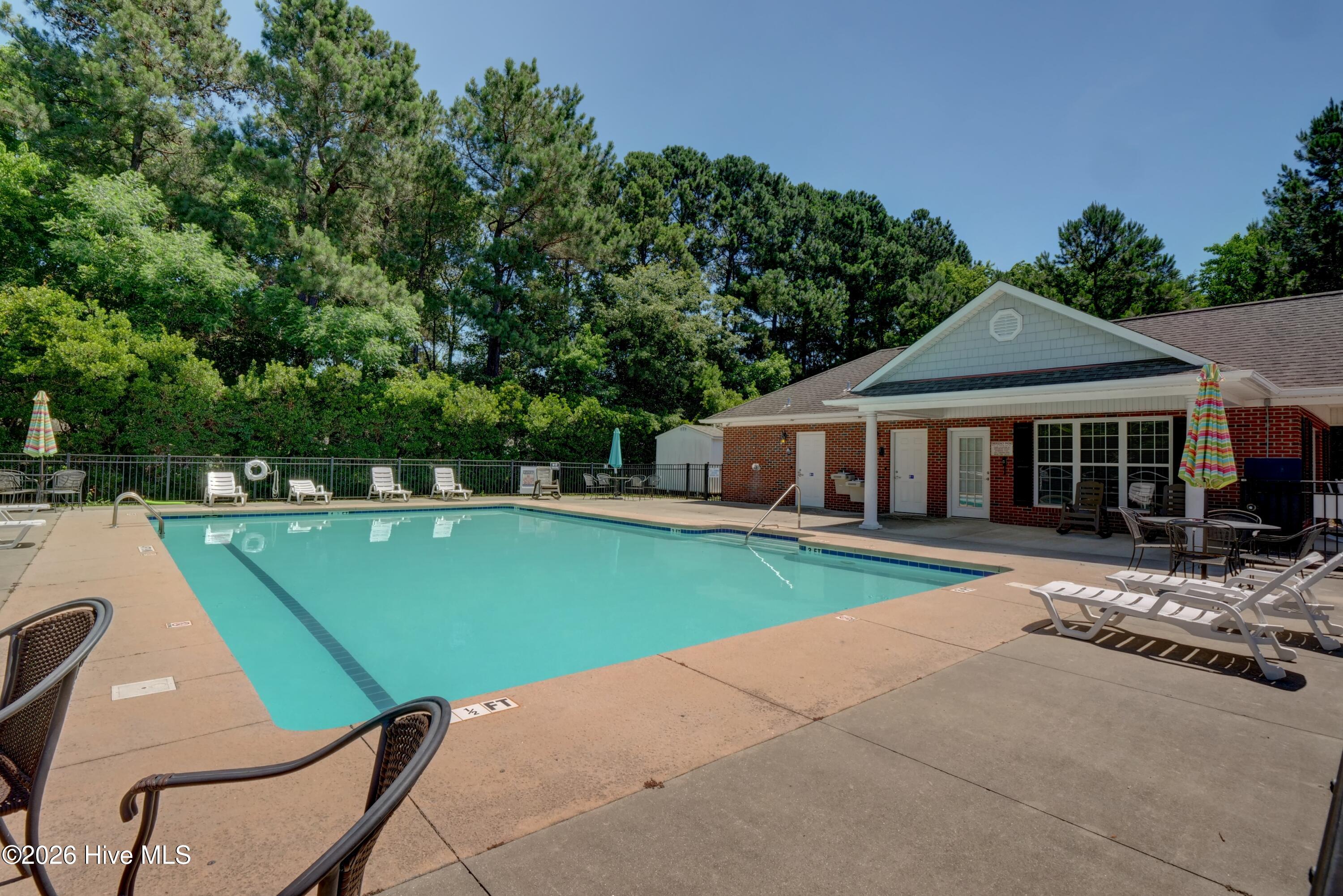 100566281 | Photo 27