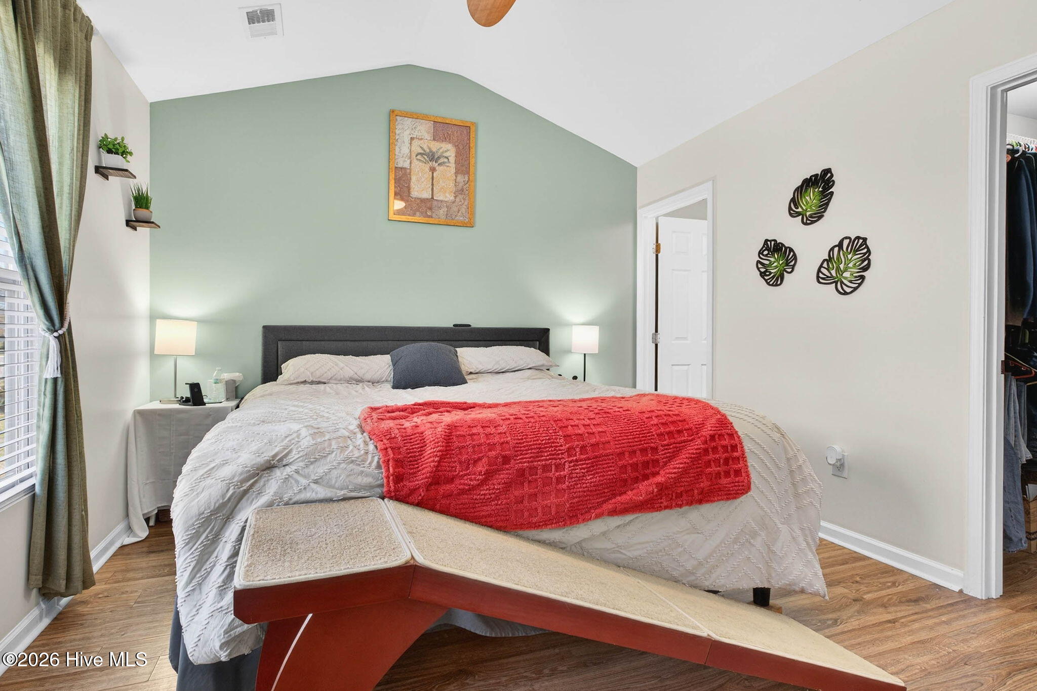 100564293 | Photo 13