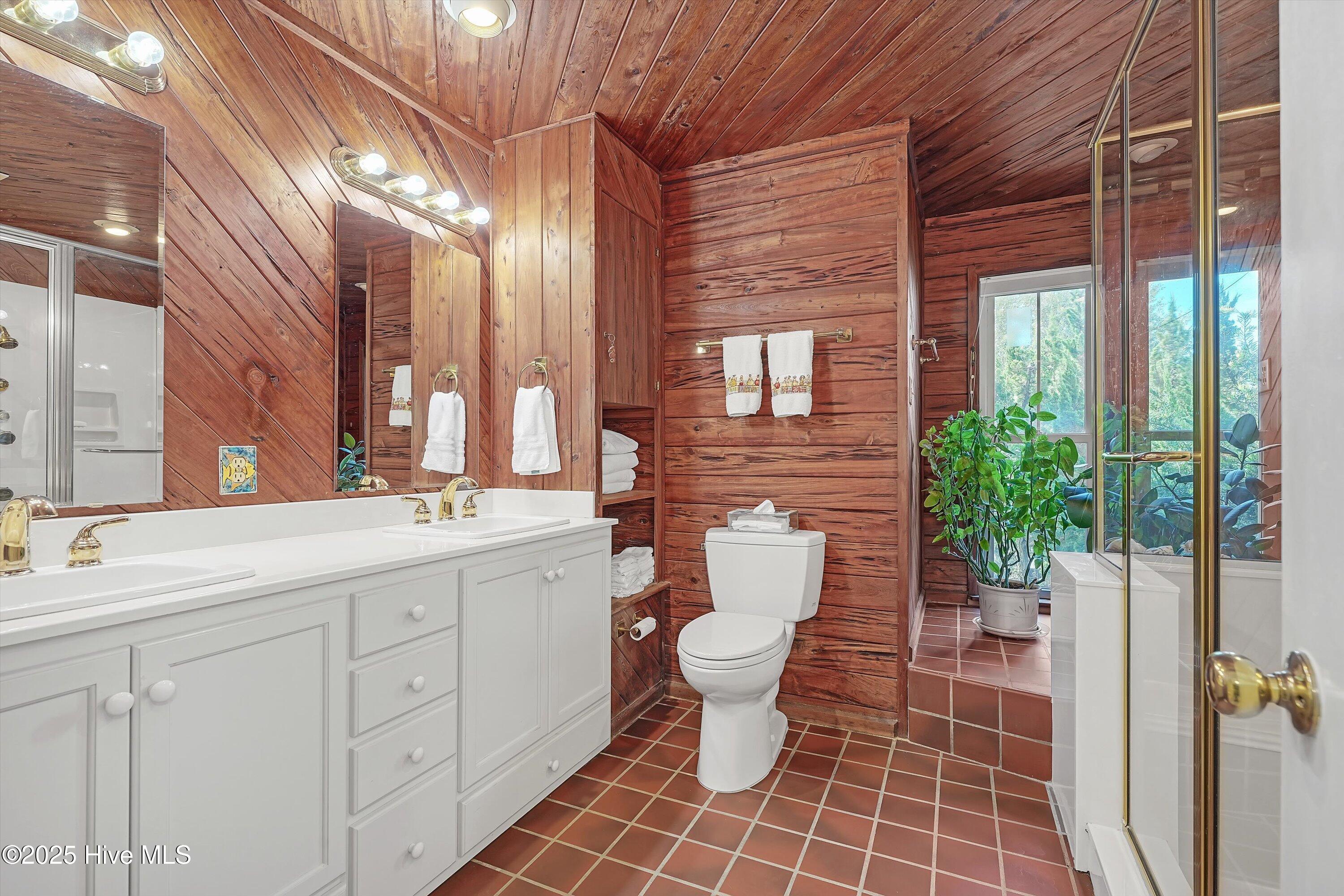 100522322 | Photo 15