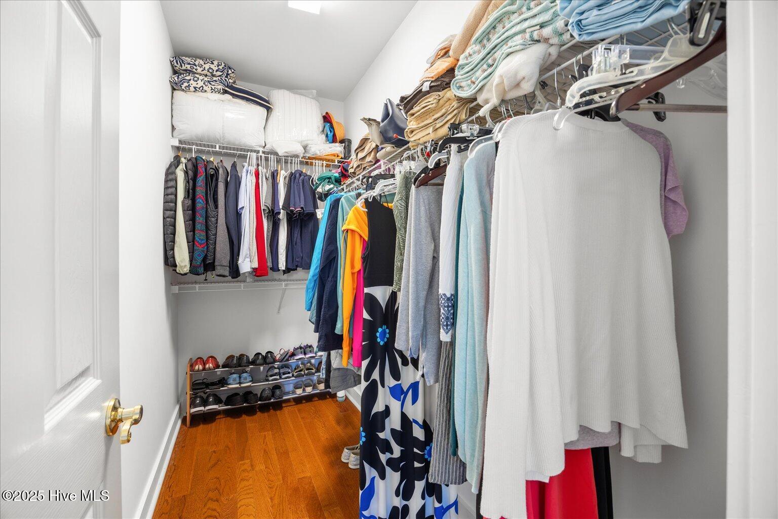 100540779 | Photo 43