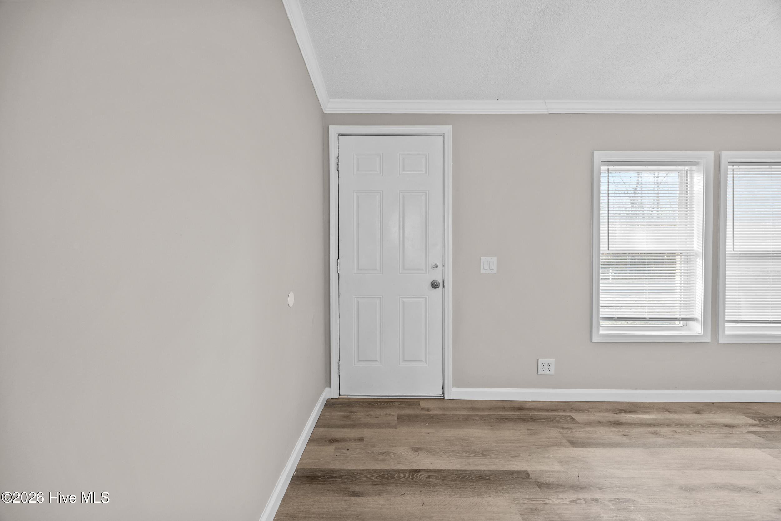 100553341 | Photo 11