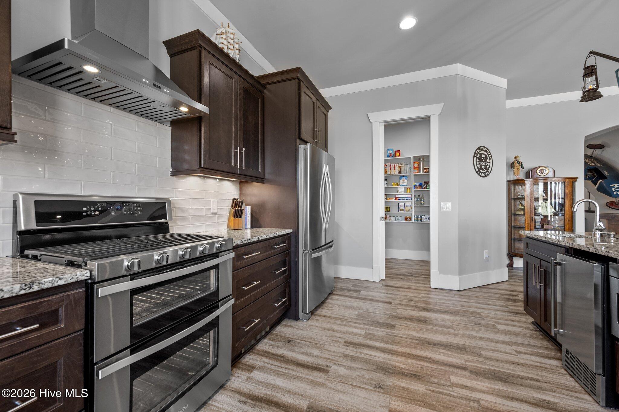 100549551 | Photo 18