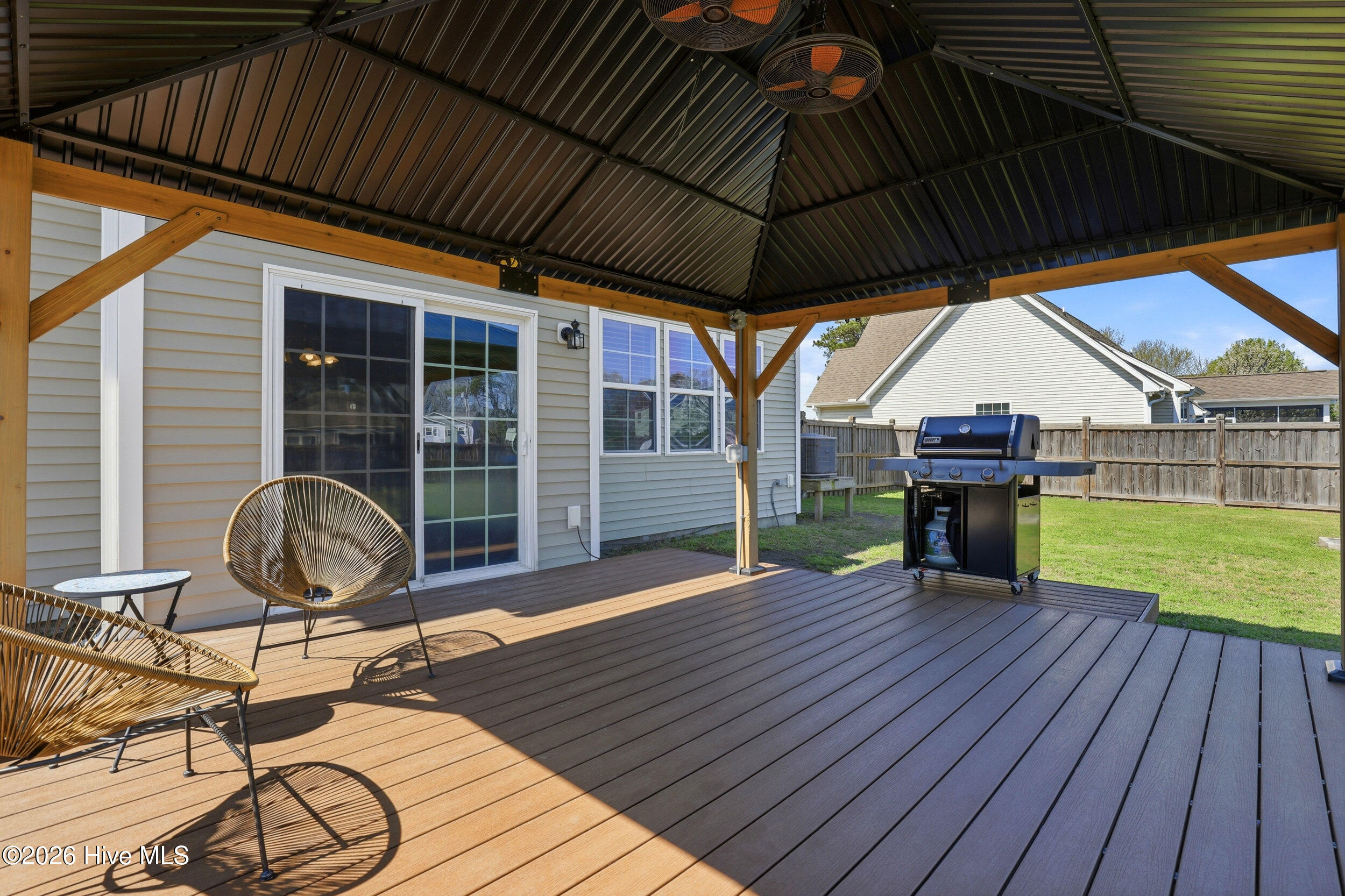 100561174 | Photo 42