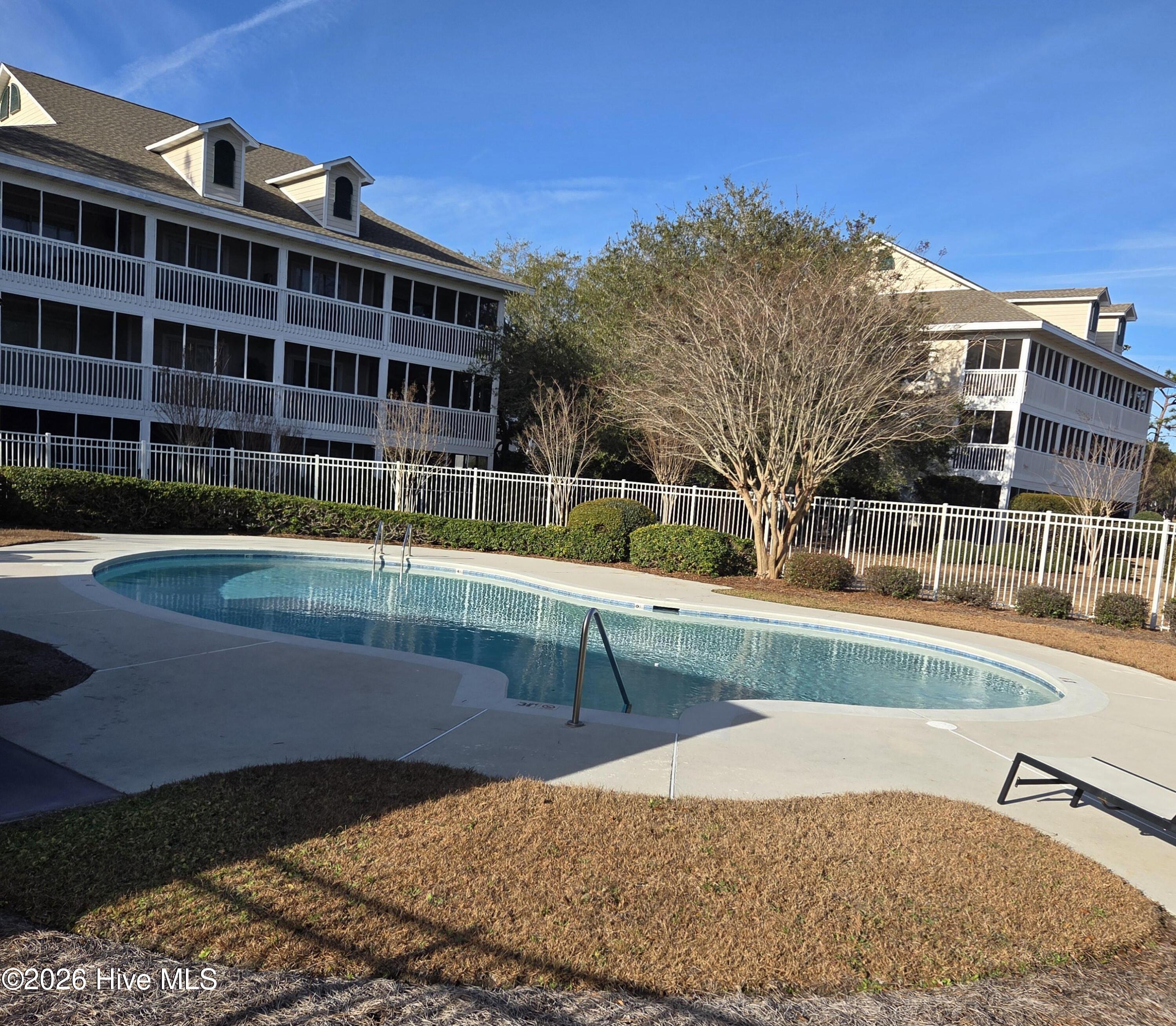 100548612 | Photo 31