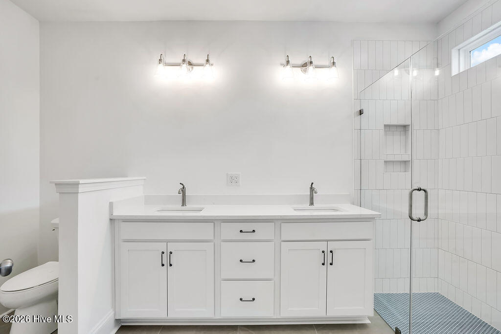 100545811 | Photo 11