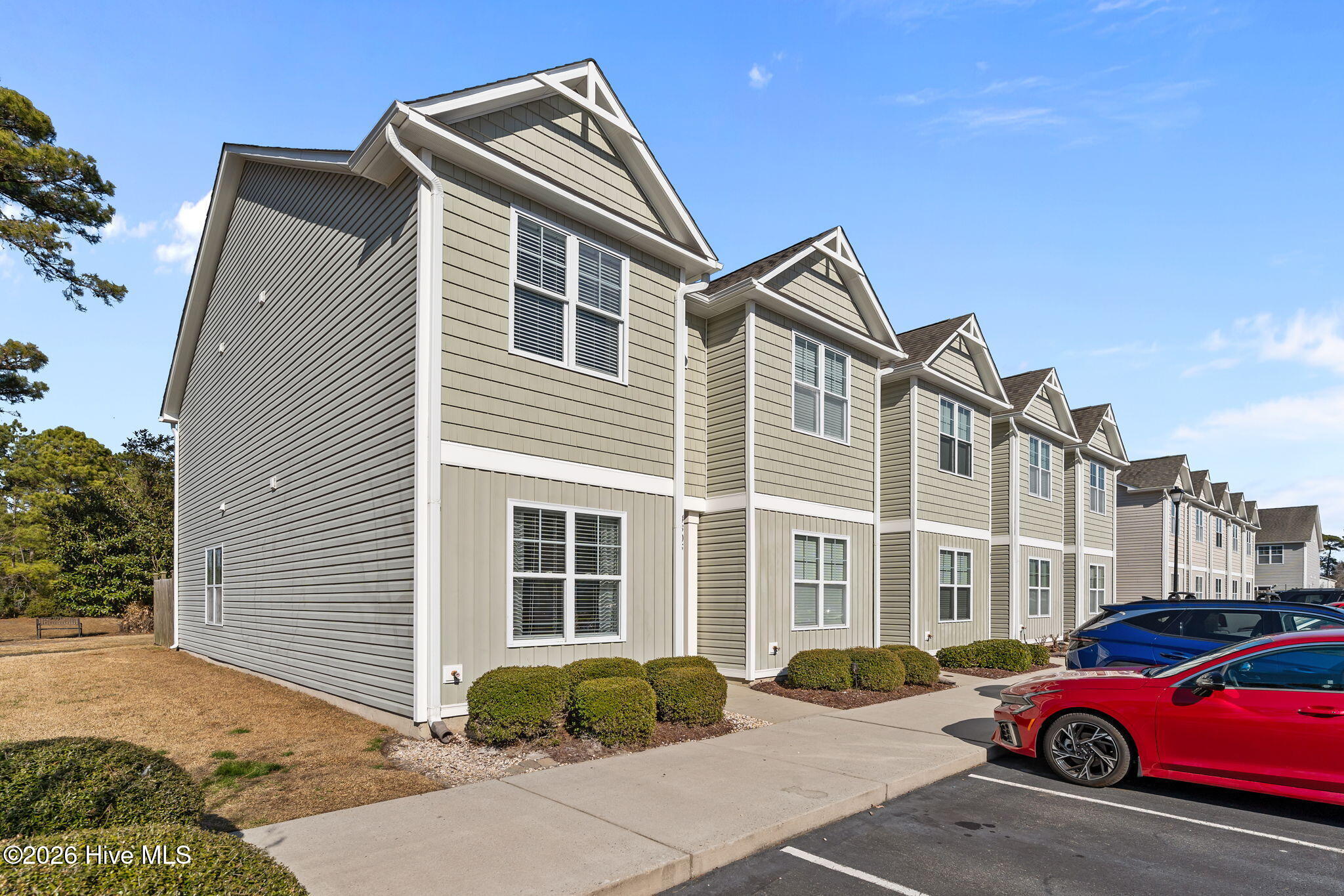 100555815 | Photo 53